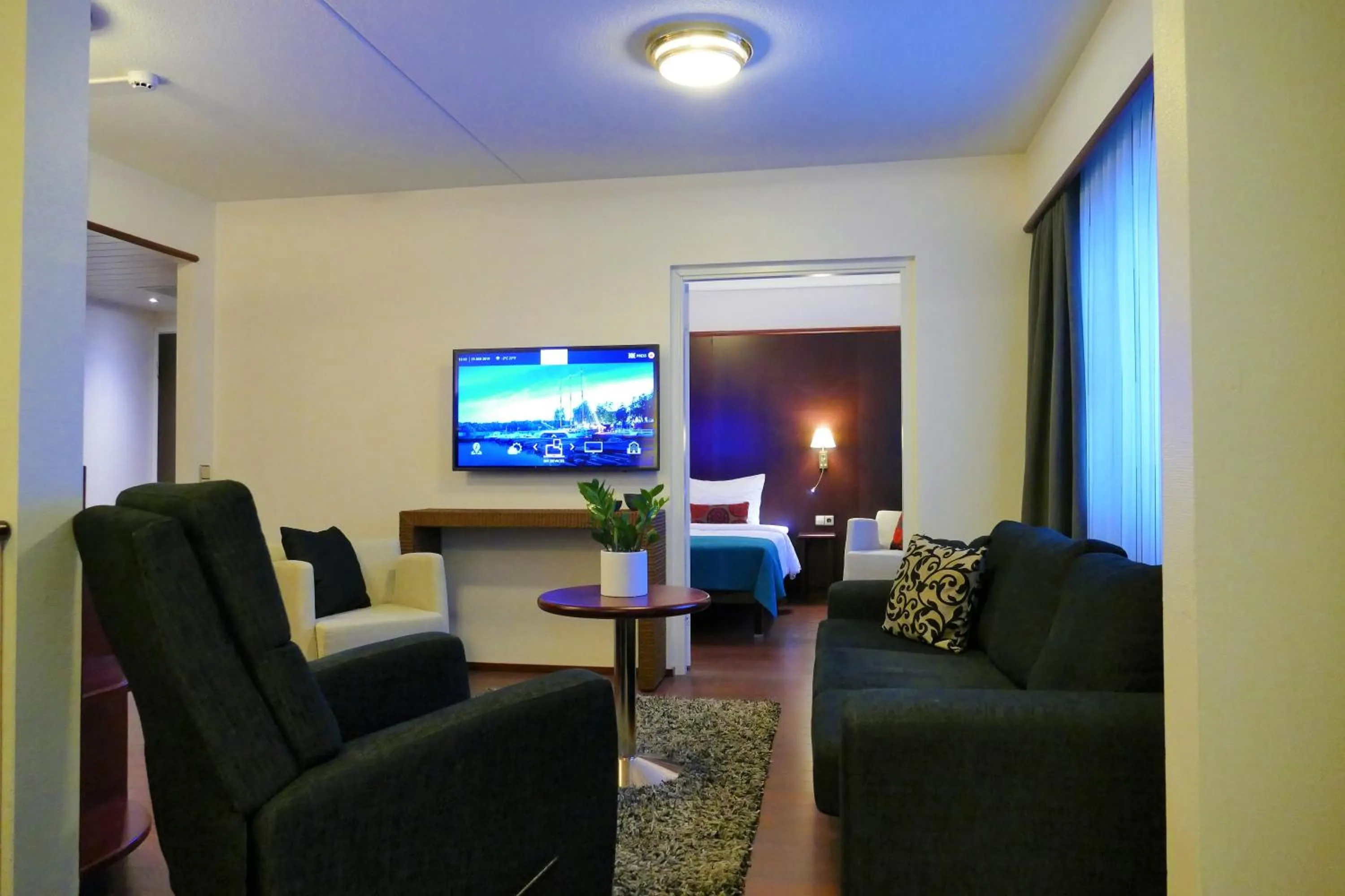 TV and multimedia in Hotel Kalliohovi