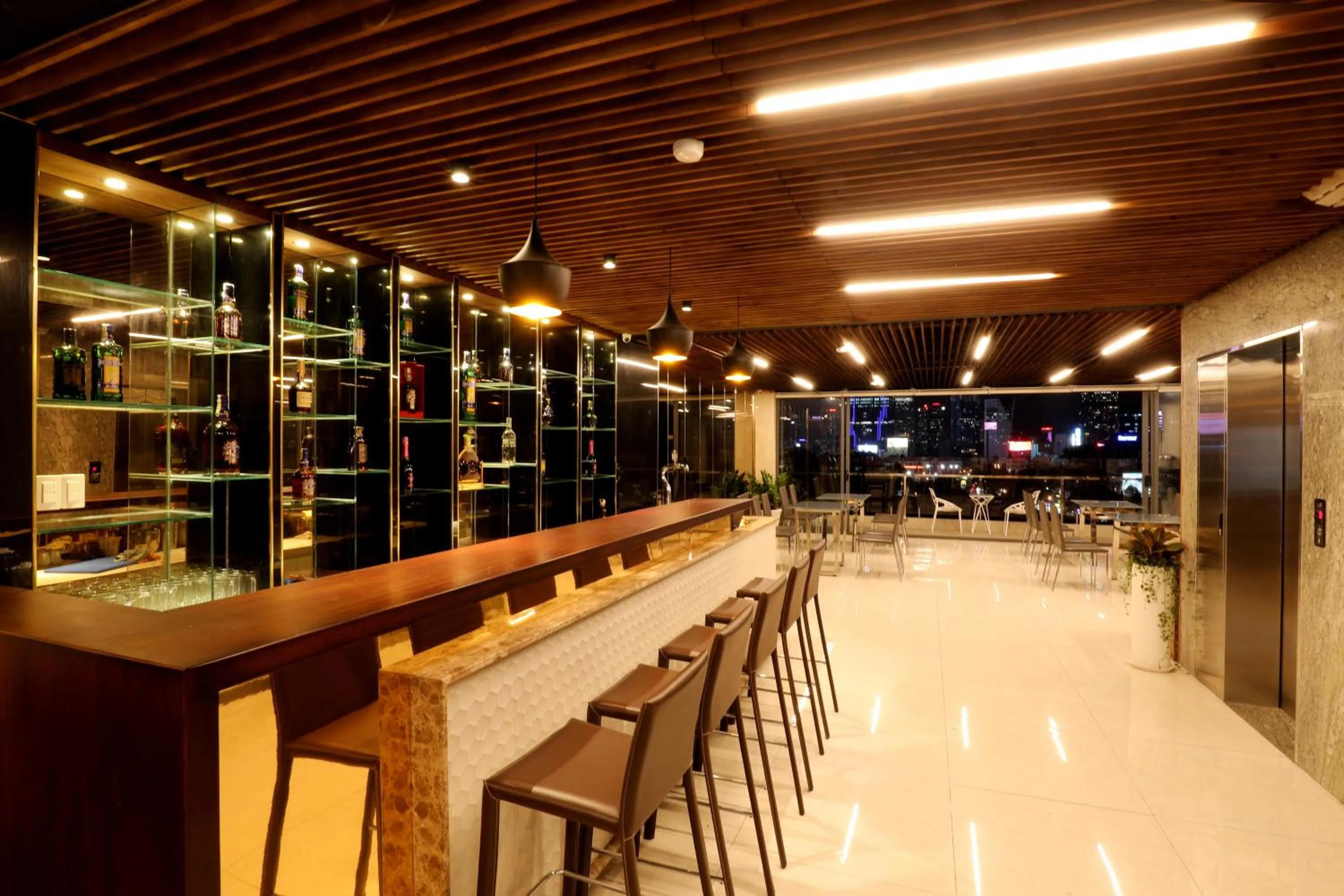 Restaurant/places to eat in Prague Hotel