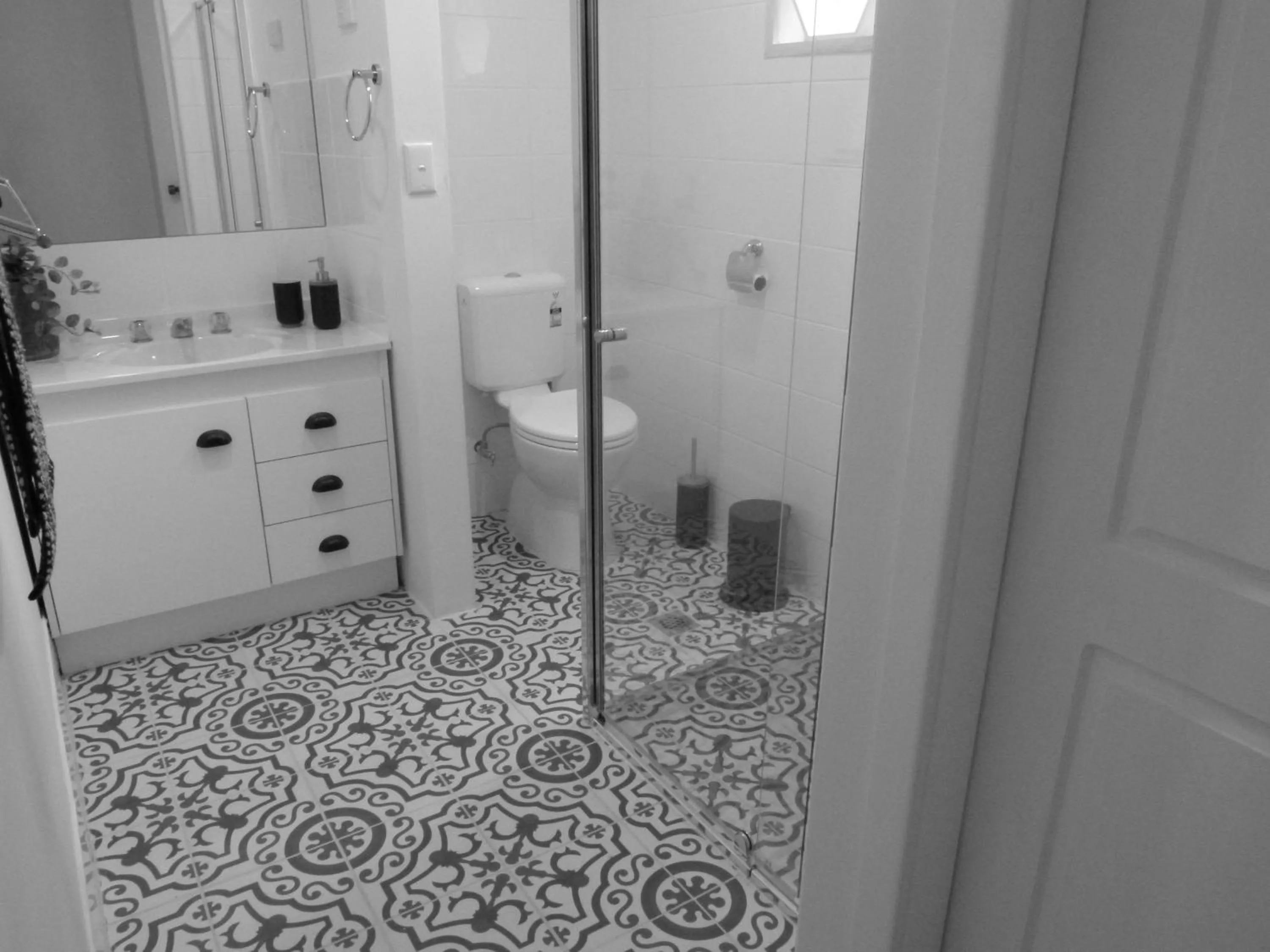 Bathroom in The Sanctuary at Paradise Beach B&B