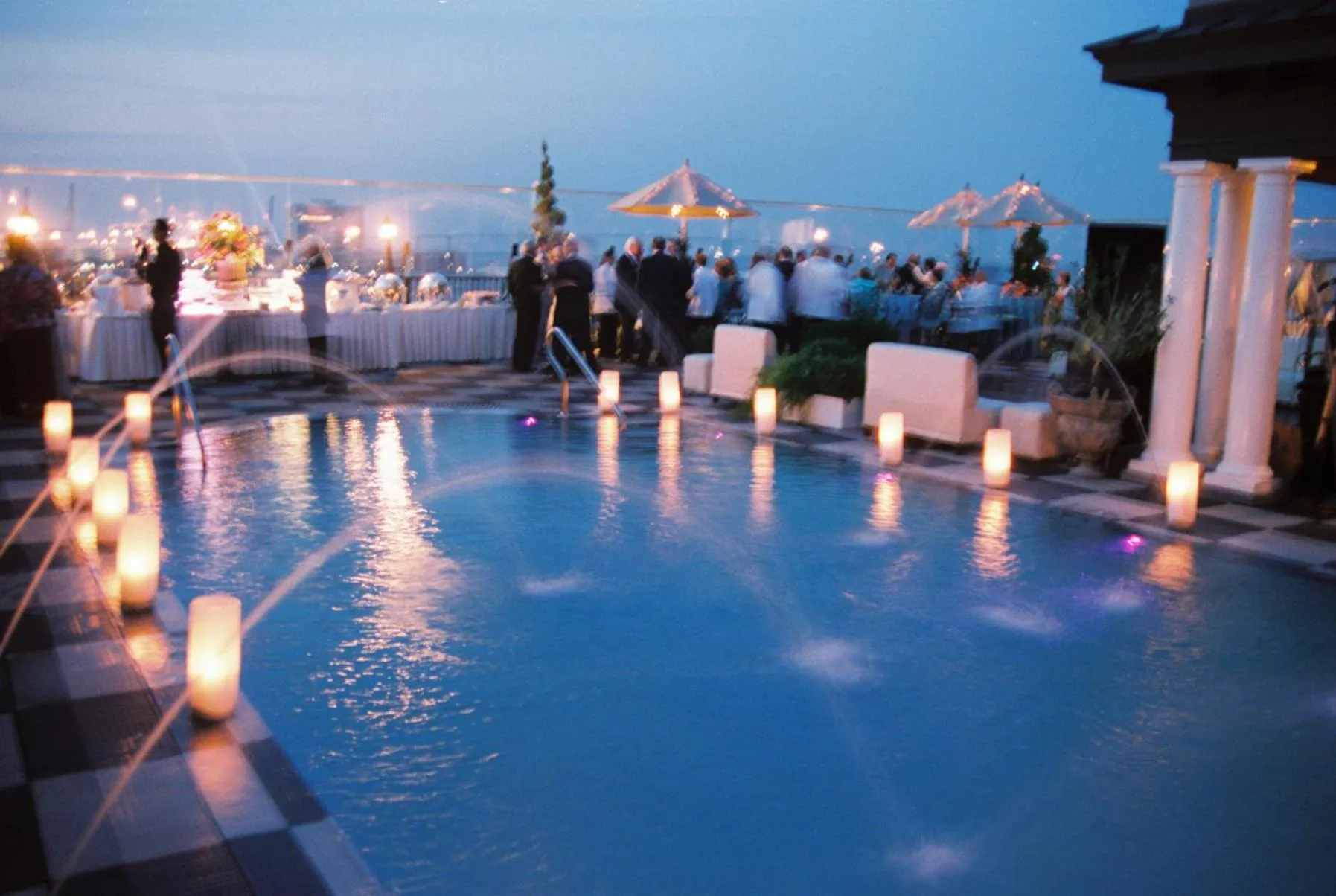 Swimming pool in Market Pavilion Hotel