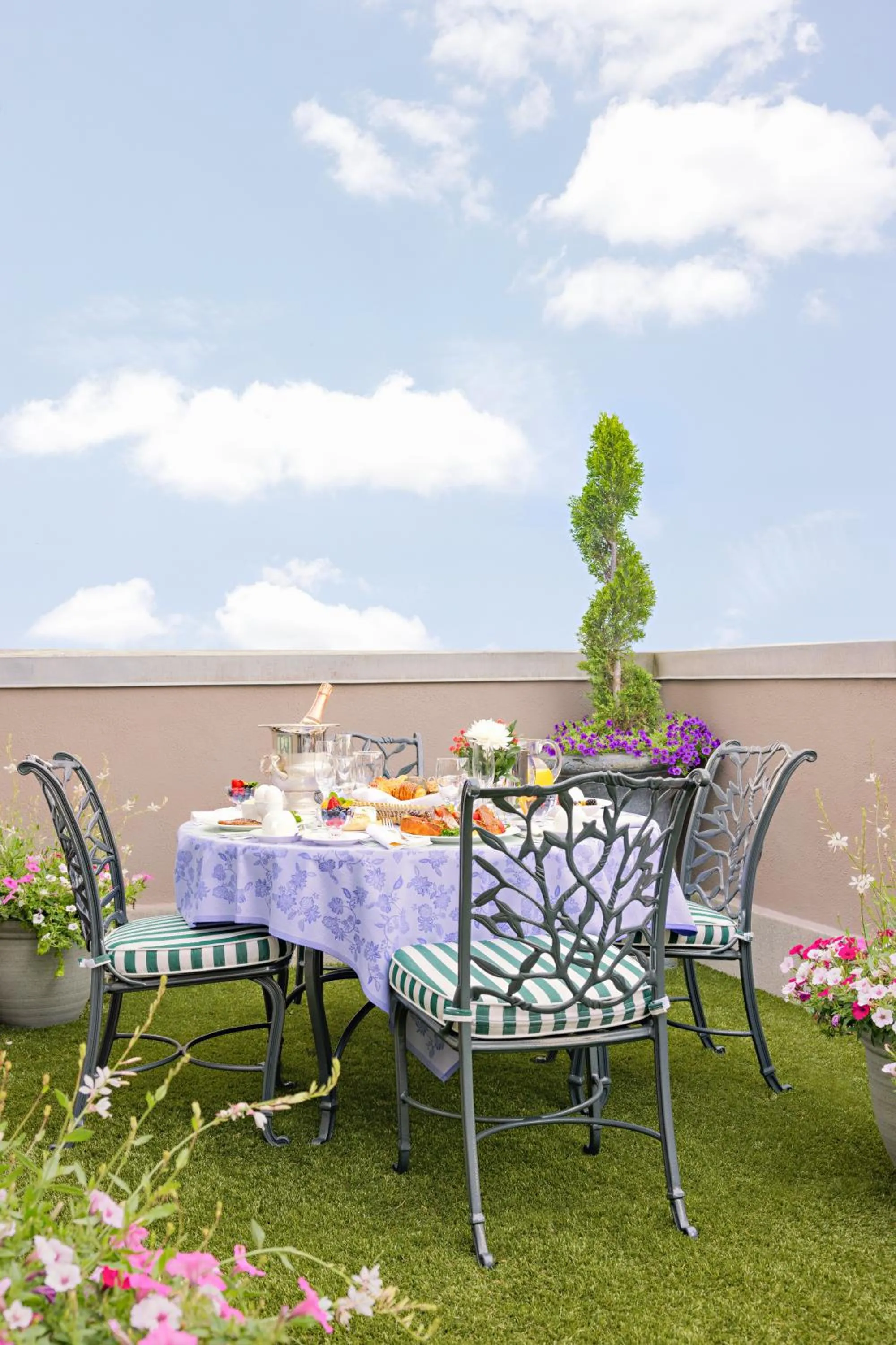 Market Pavilion Hotel