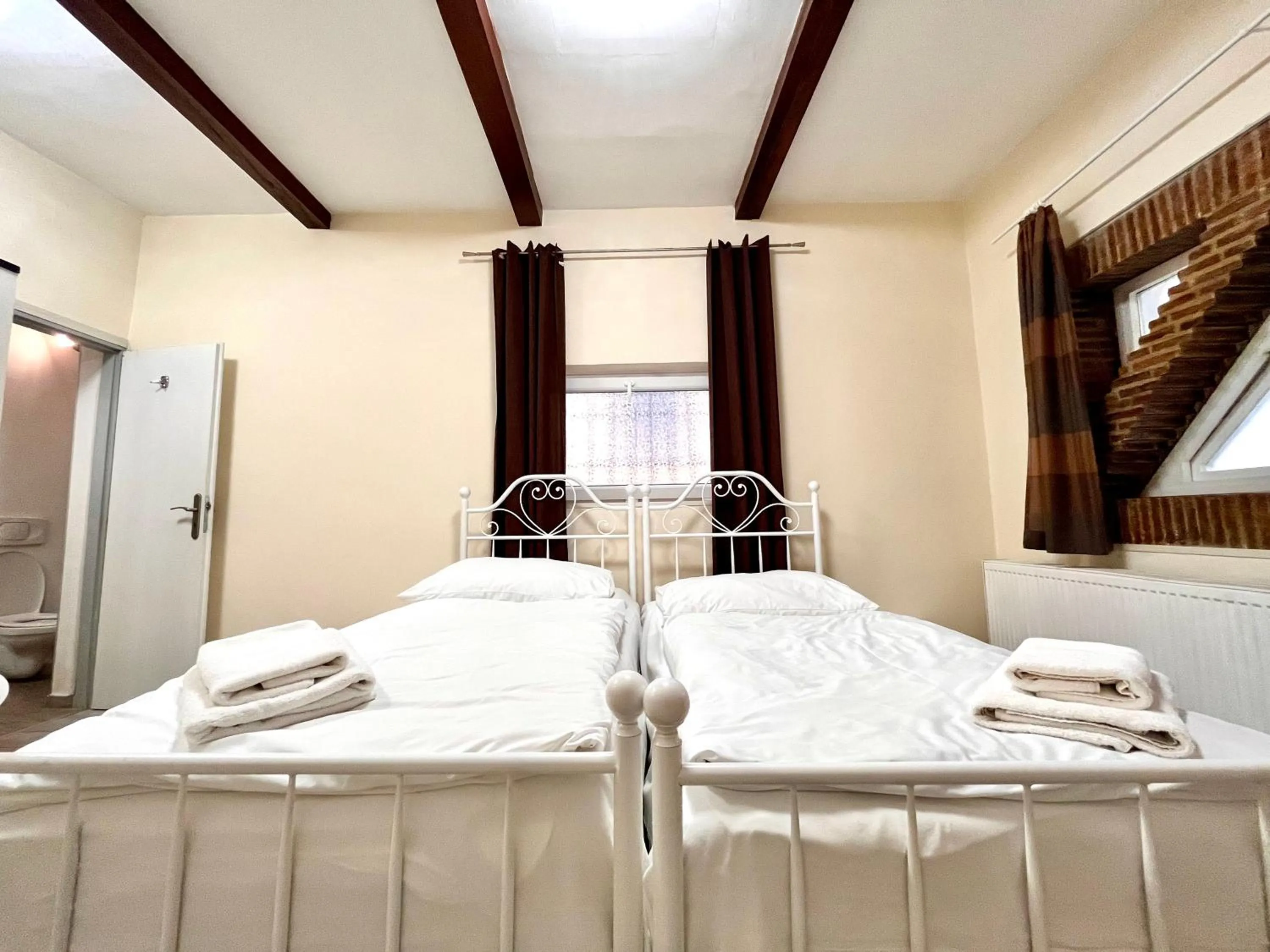 Bed in Casa Italia Prague