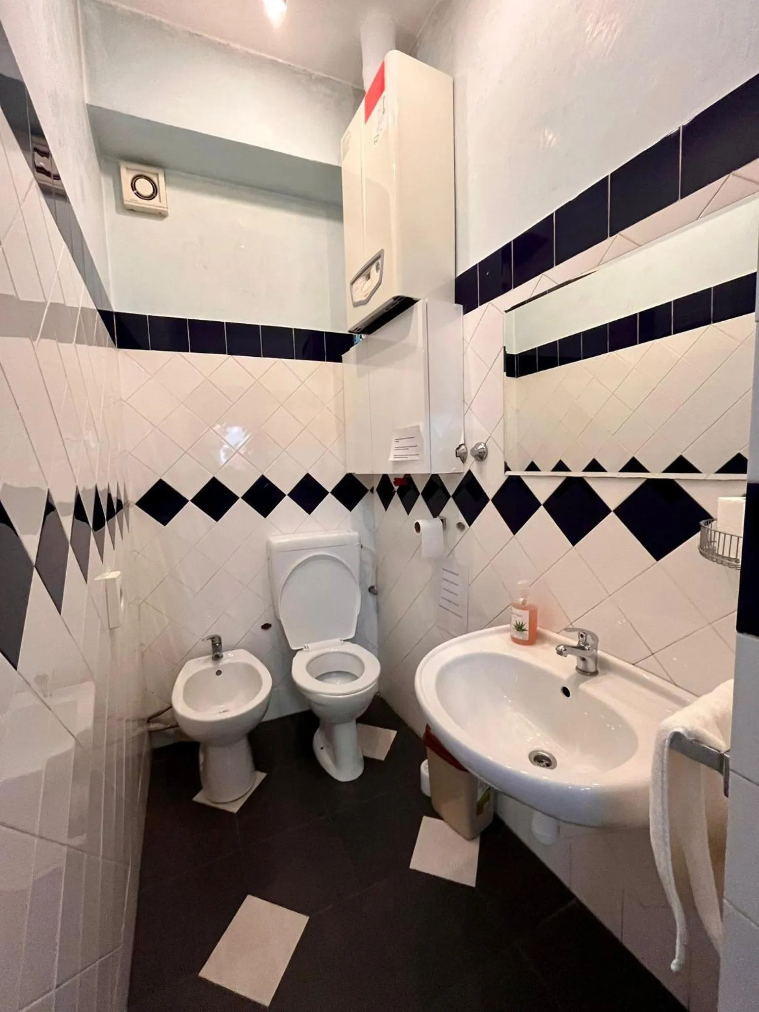 Toilet in Casa Italia Prague