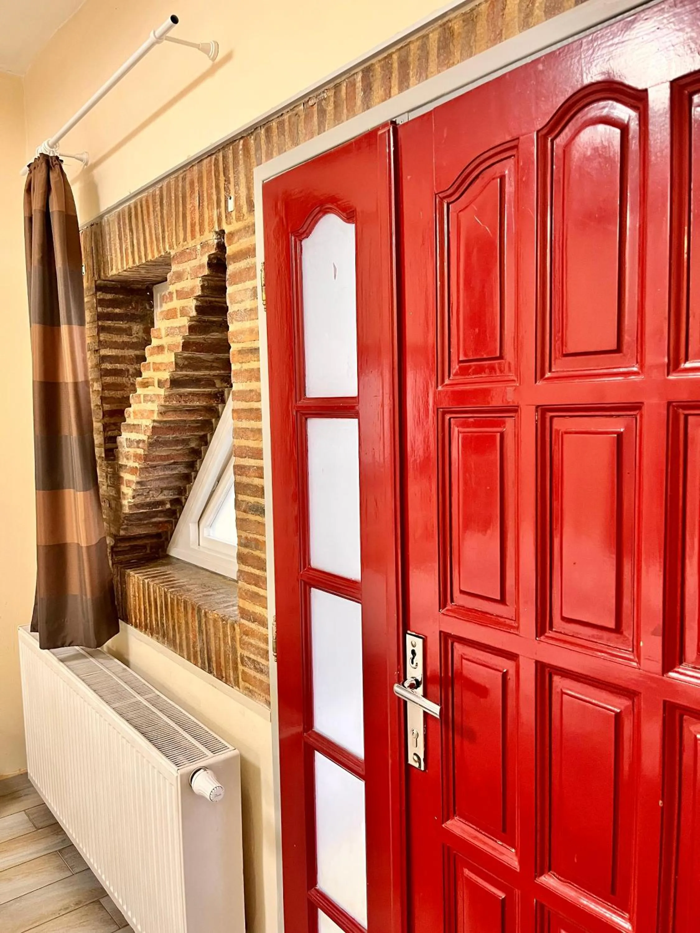 Facade/entrance in Casa Italia Prague