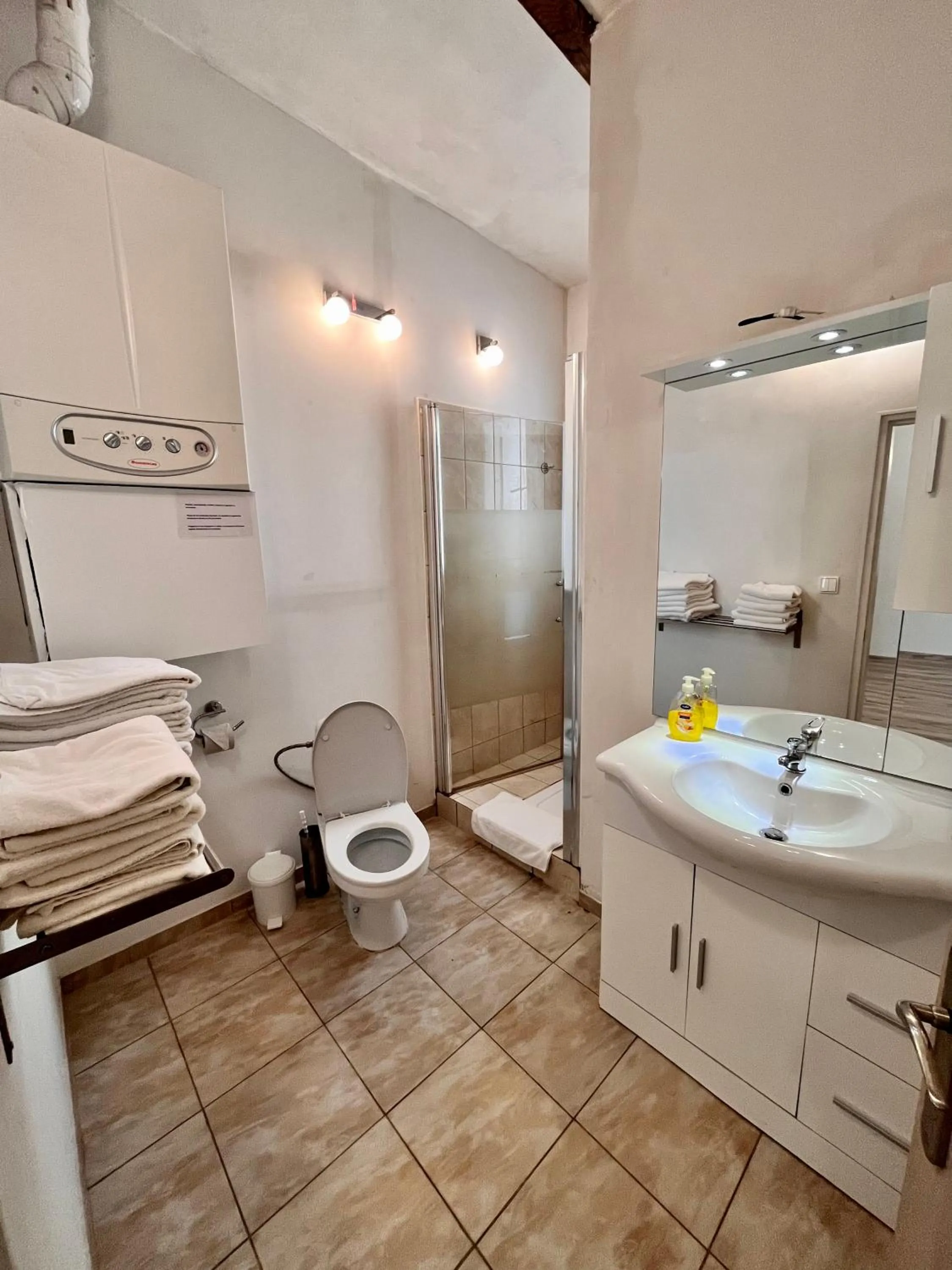 Shower in Casa Italia Prague