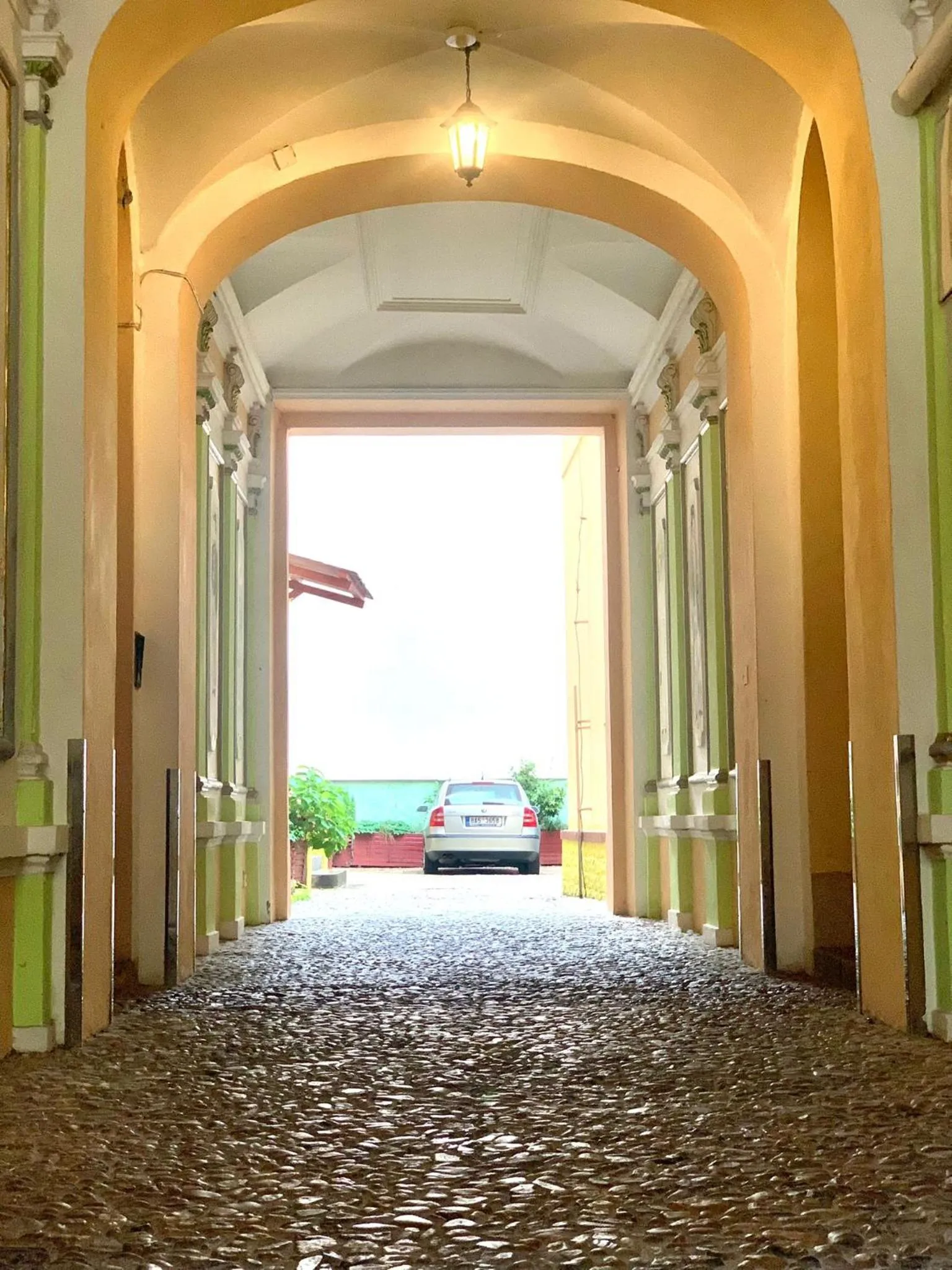 Facade/entrance in Casa Italia Prague