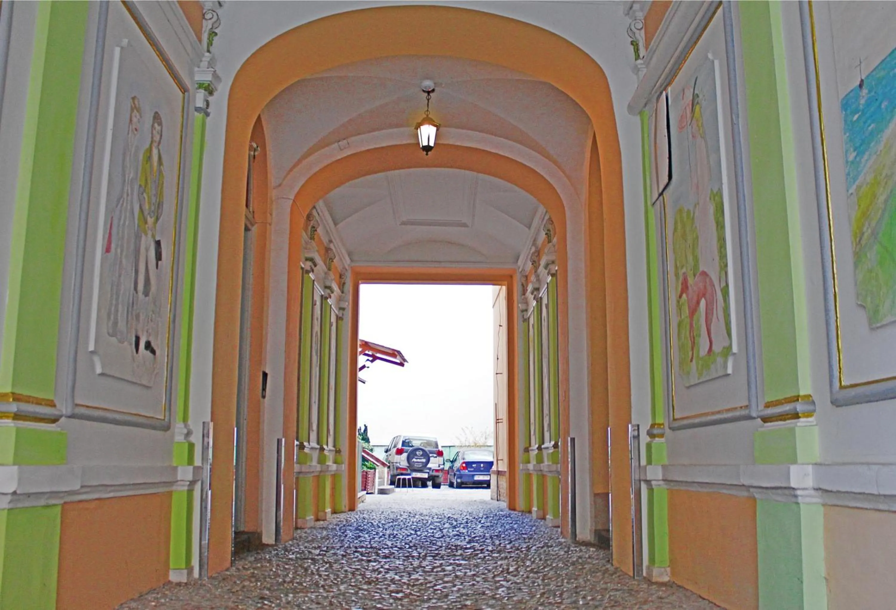 Facade/entrance in Casa Italia Prague