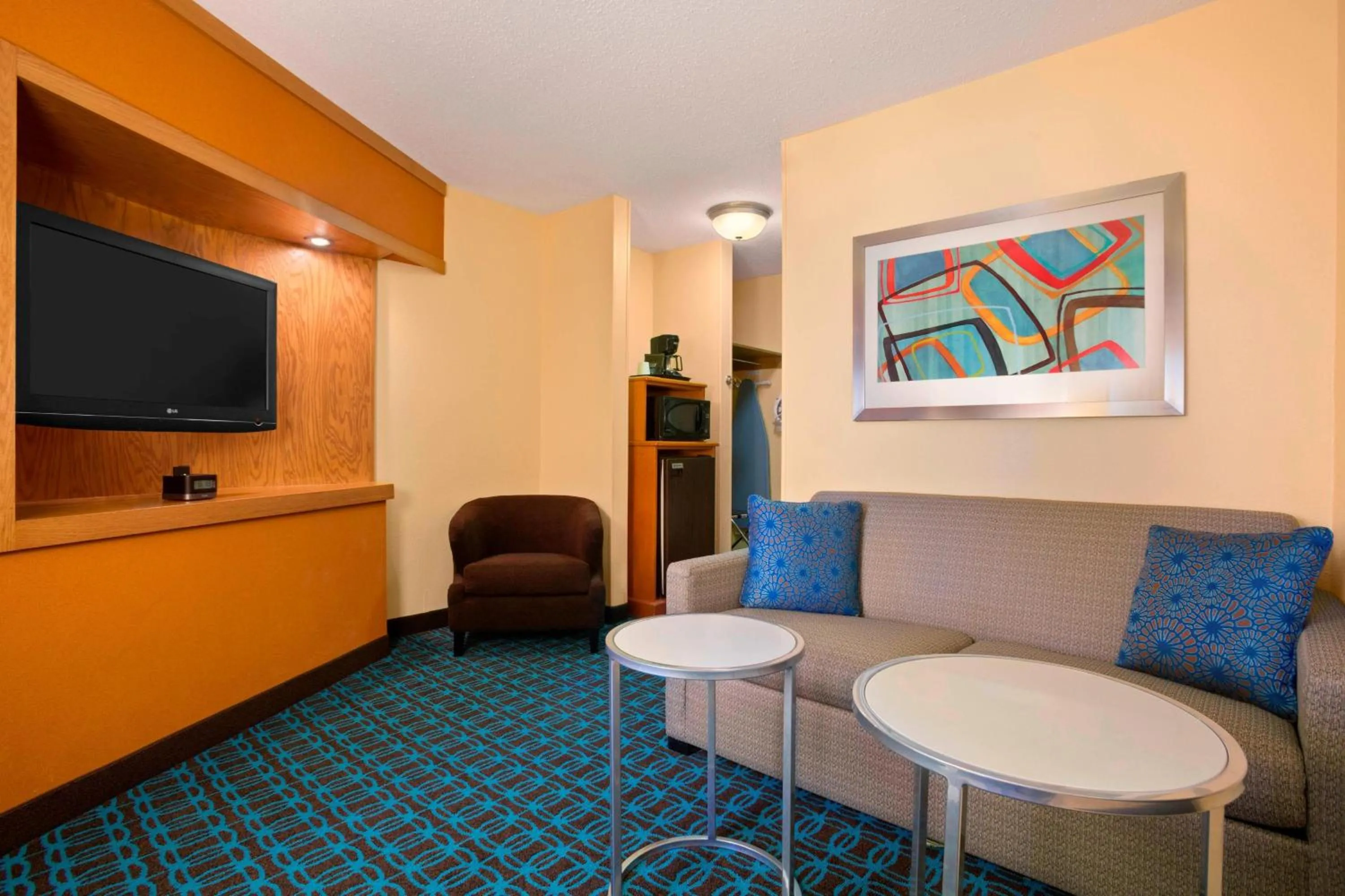 Photo of the whole room in Fairfield Inn & Suites Minneapolis-St. Paul Airport