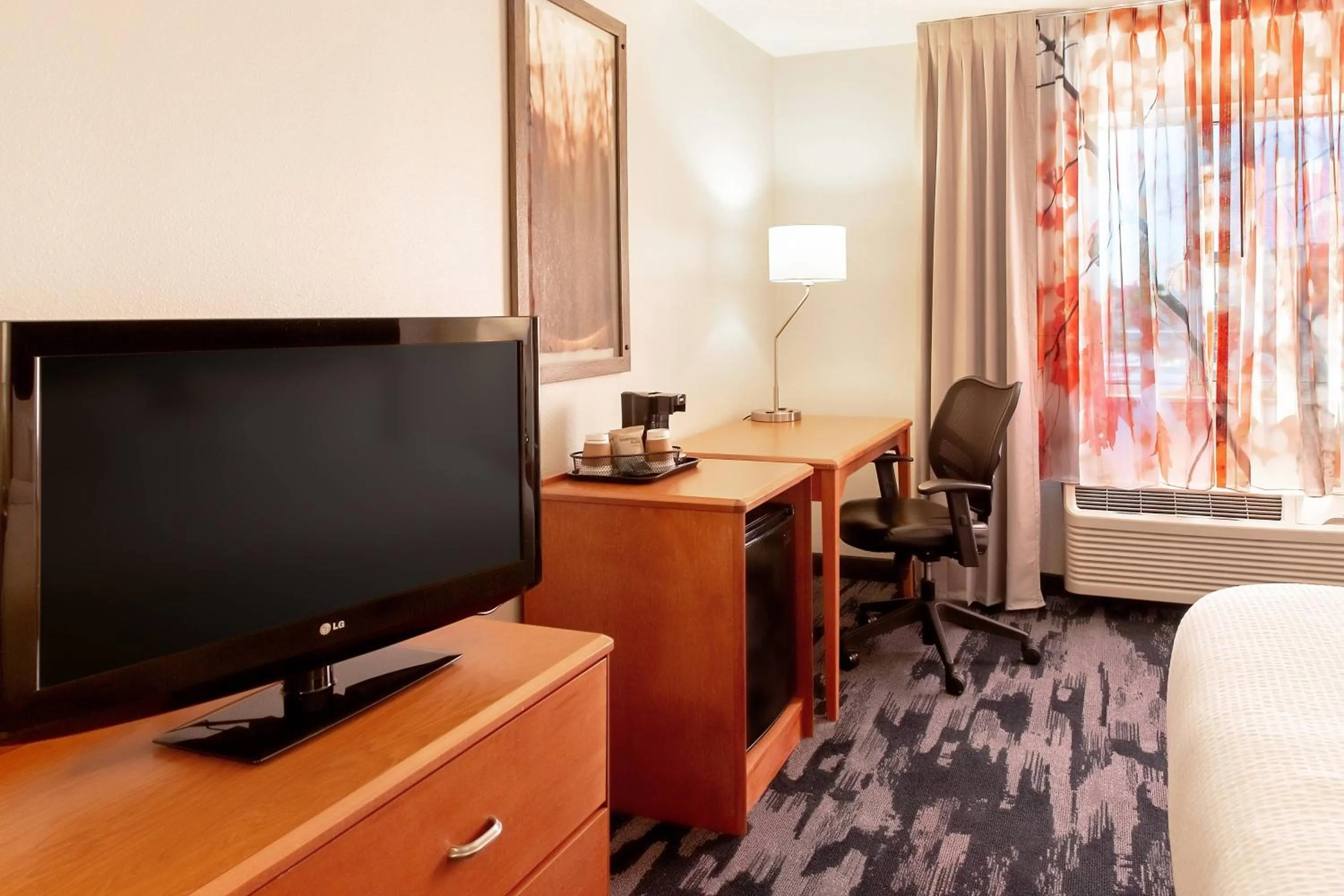 Photo of the whole room in Fairfield Inn & Suites Minneapolis Eden Prairie