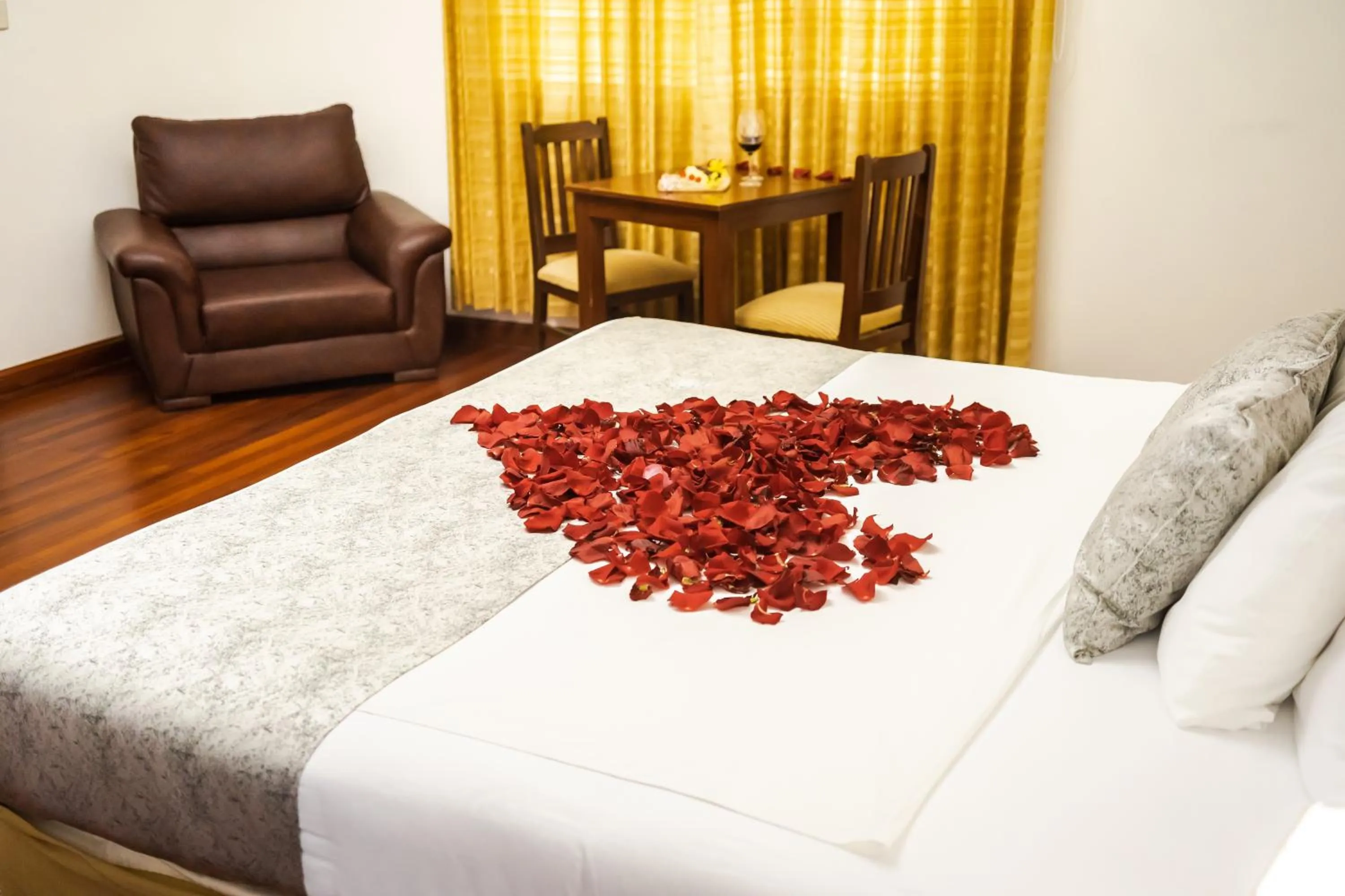 wedding, Bed in Hotel Casa Campo by Cassana