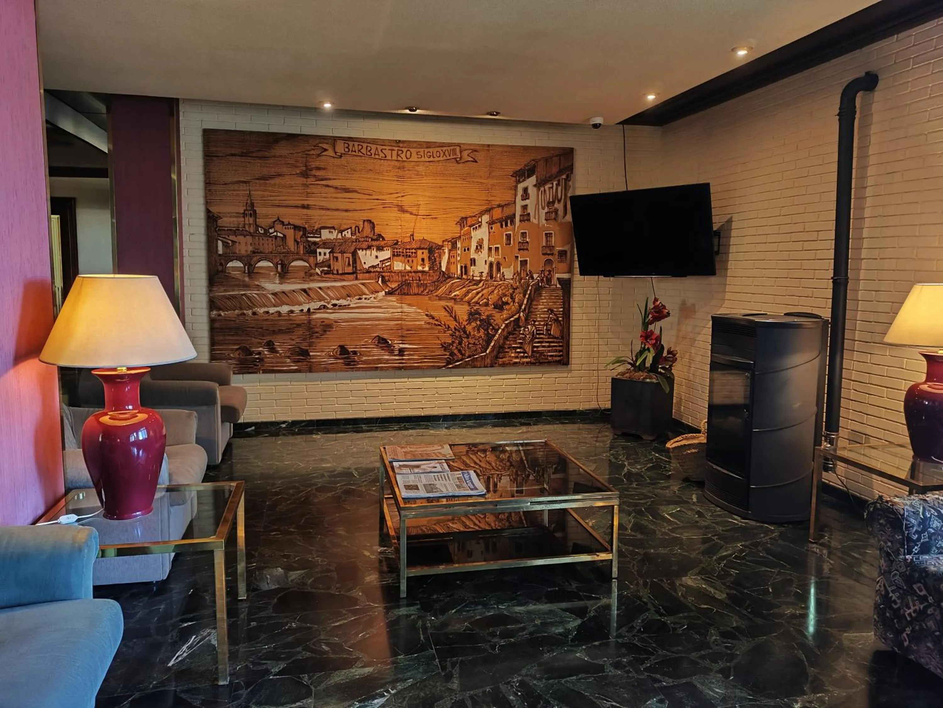 Lobby or reception in Hotel Rey Sancho Ramírez Somontano SL