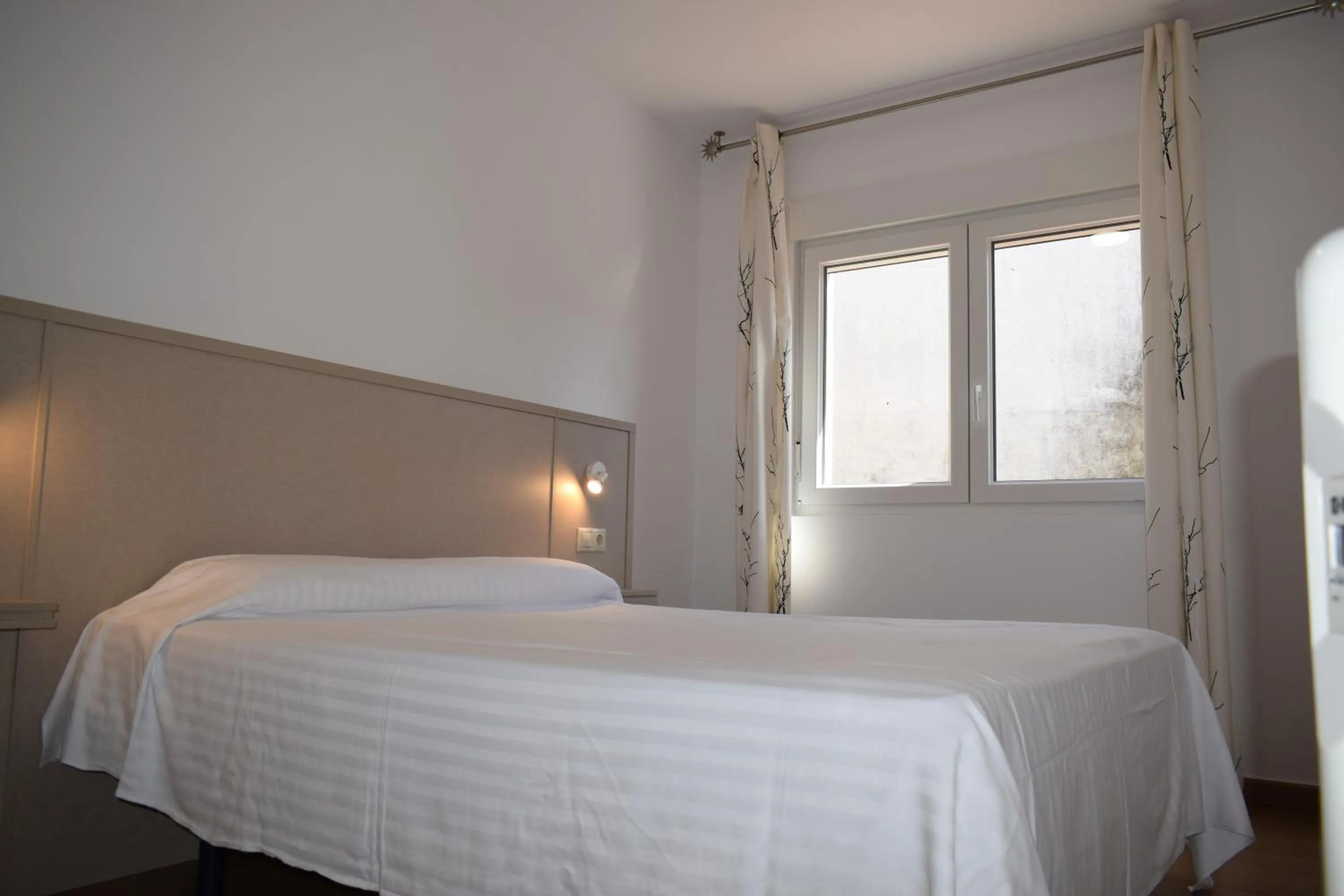 Photo of the whole room, Bed in Apartamentos VIDA Finisterre