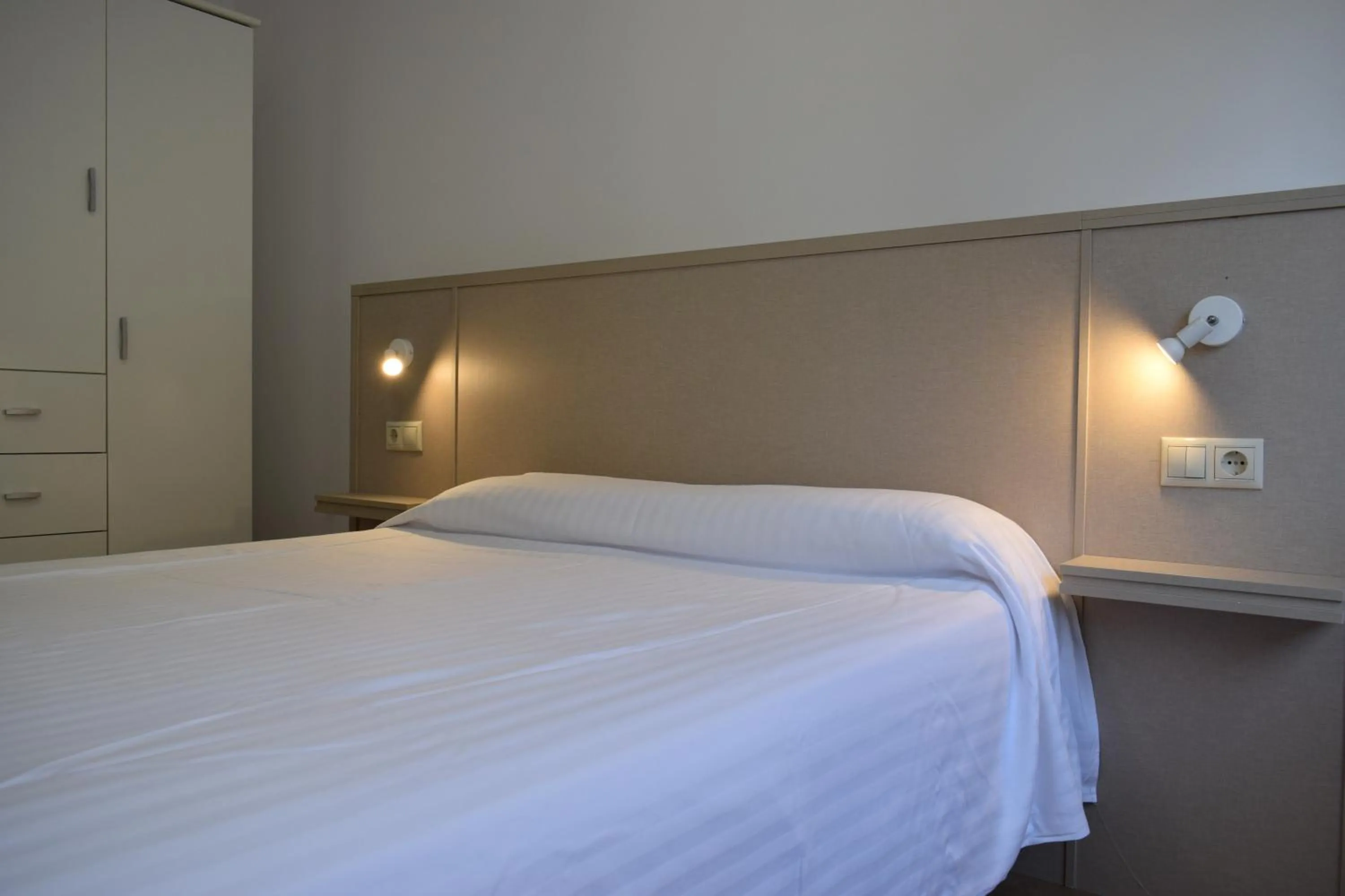 Bedroom, Bed in Apartamentos VIDA Finisterre