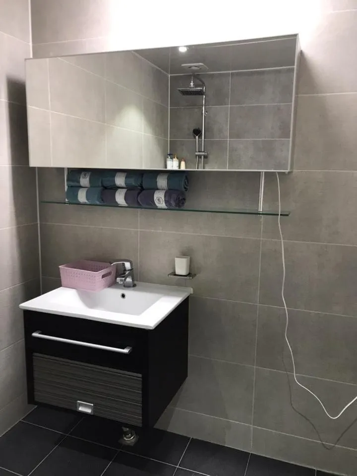 Bathroom in Guest 145