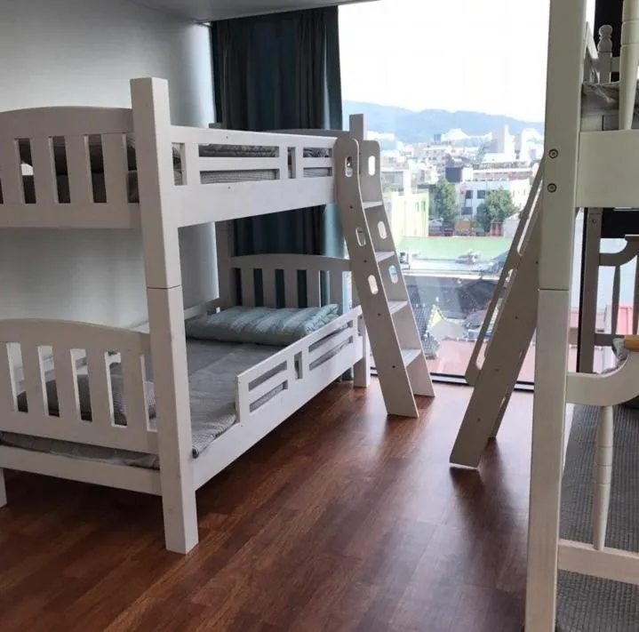 bunk bed, Bed in Guest 145