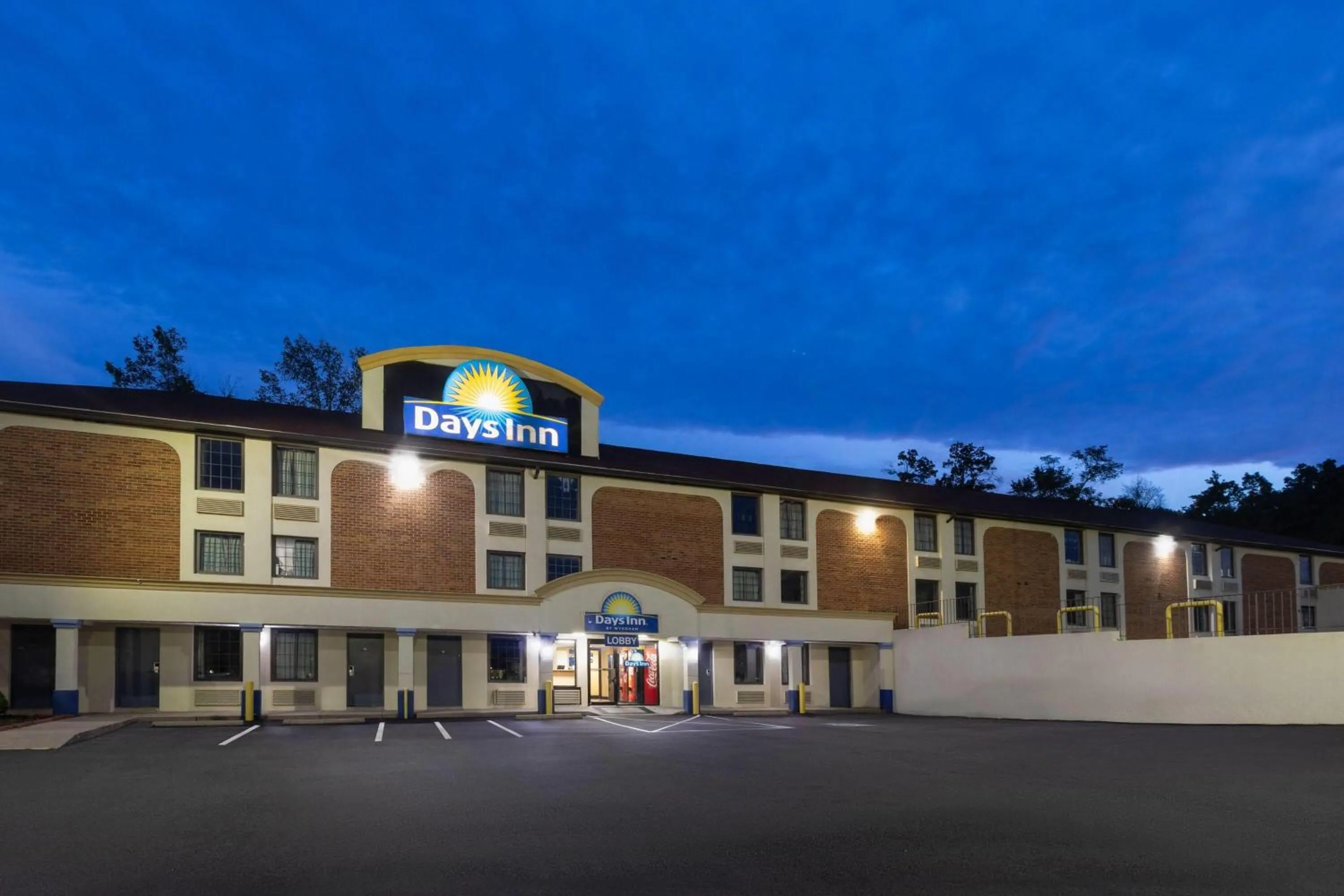 Property building in Days Inn by Wyndham Dumfries Quantico