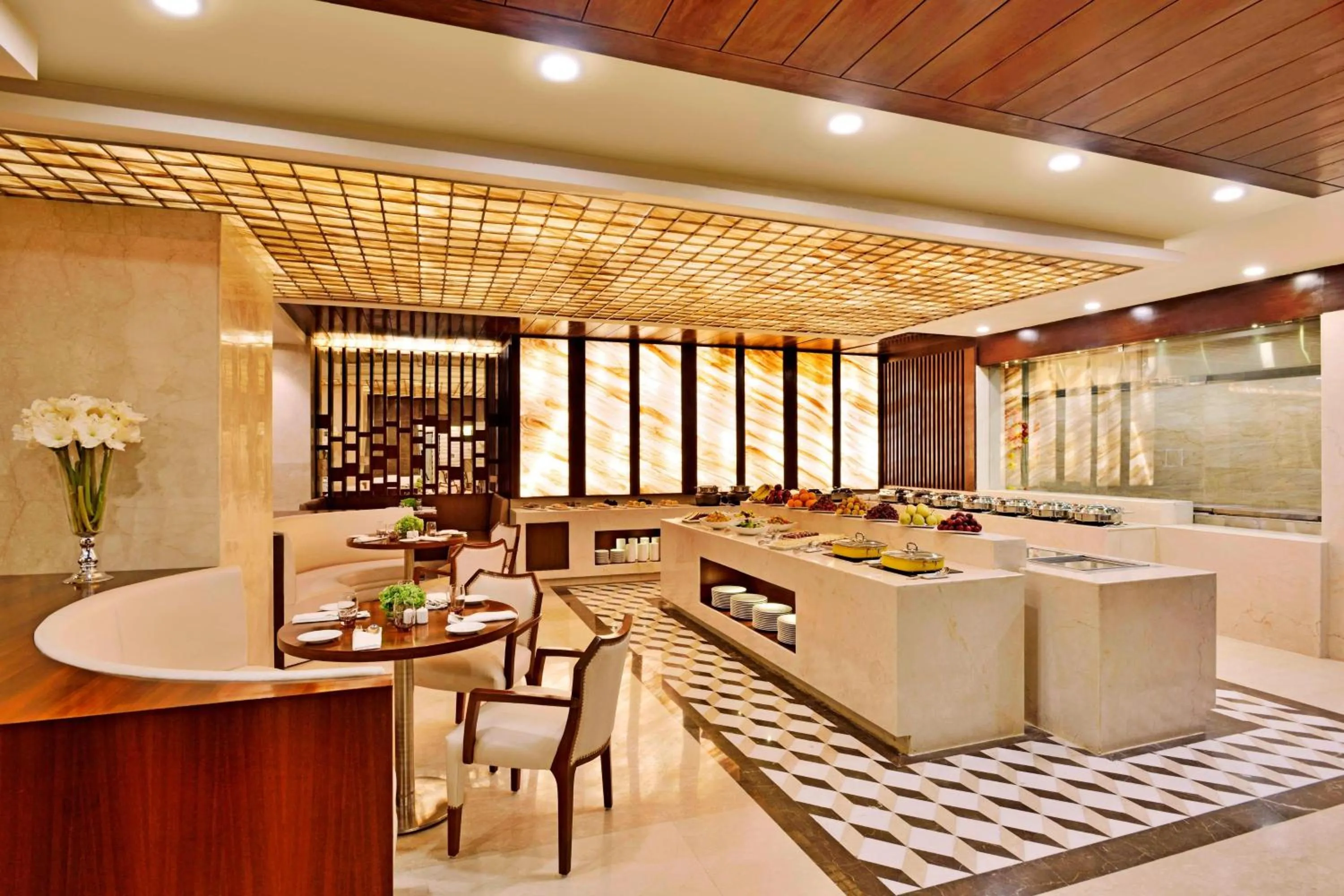 Restaurant/places to eat in Four Points by Sheraton Srinagar