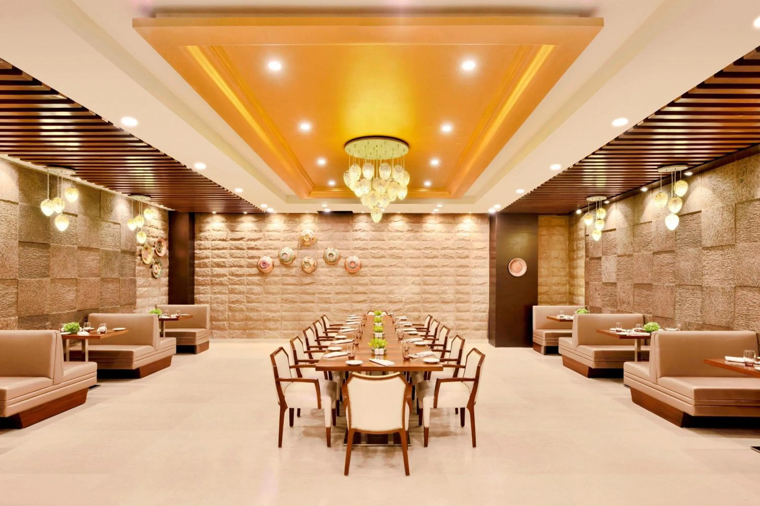 Restaurant/places to eat in Four Points by Sheraton Srinagar