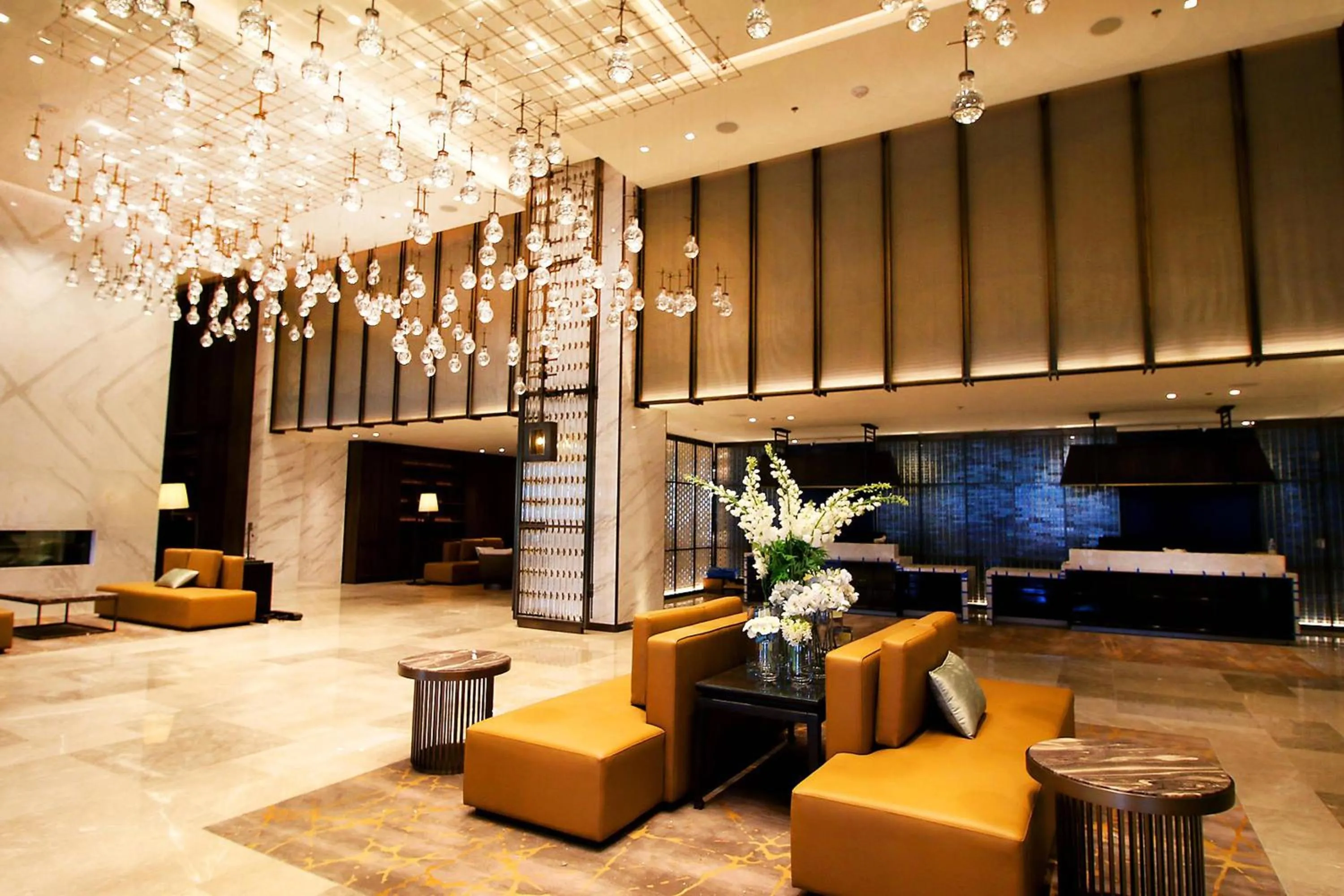 Lobby or reception in Sheraton Los Angeles San Gabriel