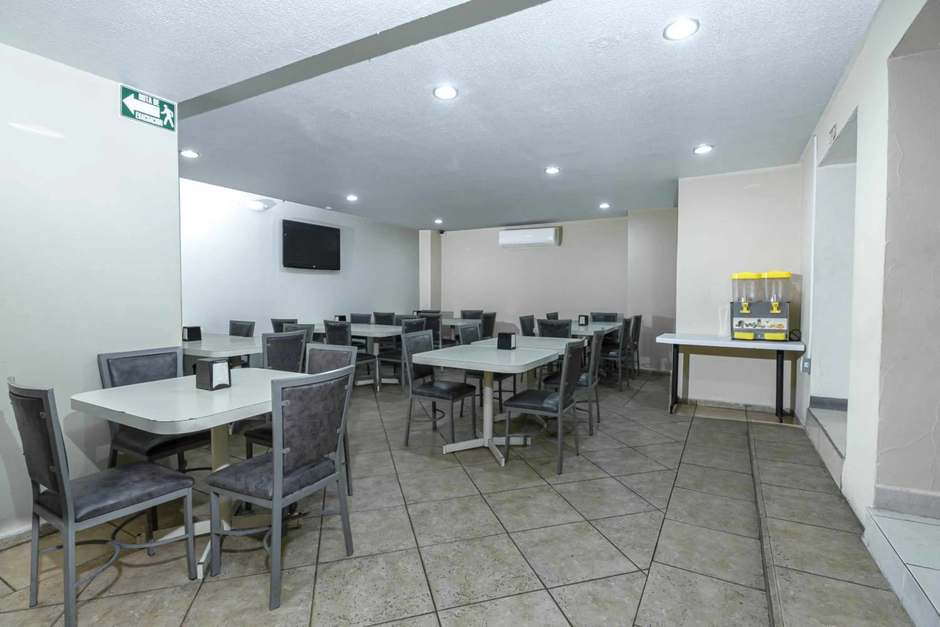 Restaurant/places to eat in Hotel Plaza del Arco - Monterrey