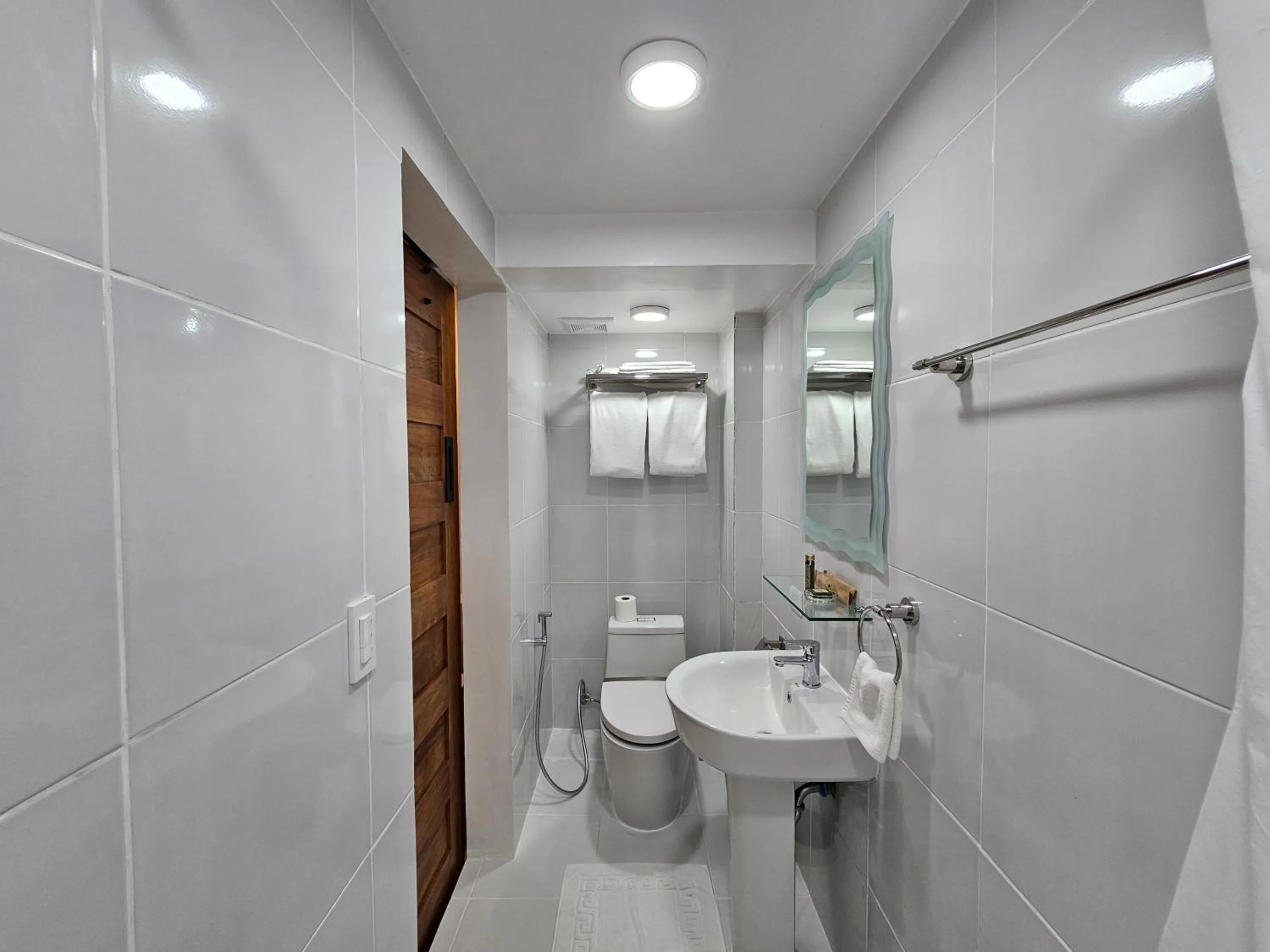 Bathroom in Edgewater Dive & Spa Resort