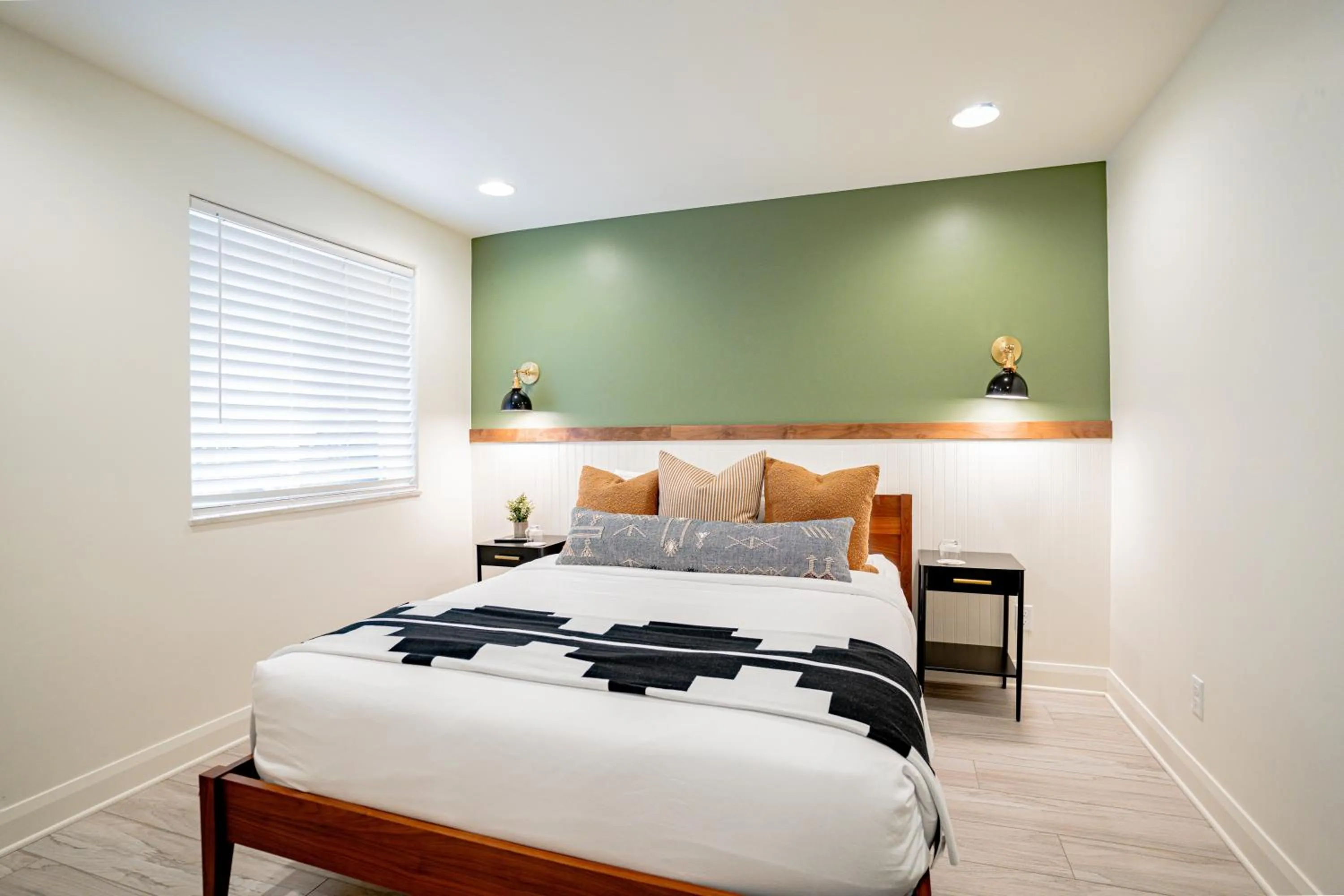 Bedroom, Bed in Petty Ranch Inn