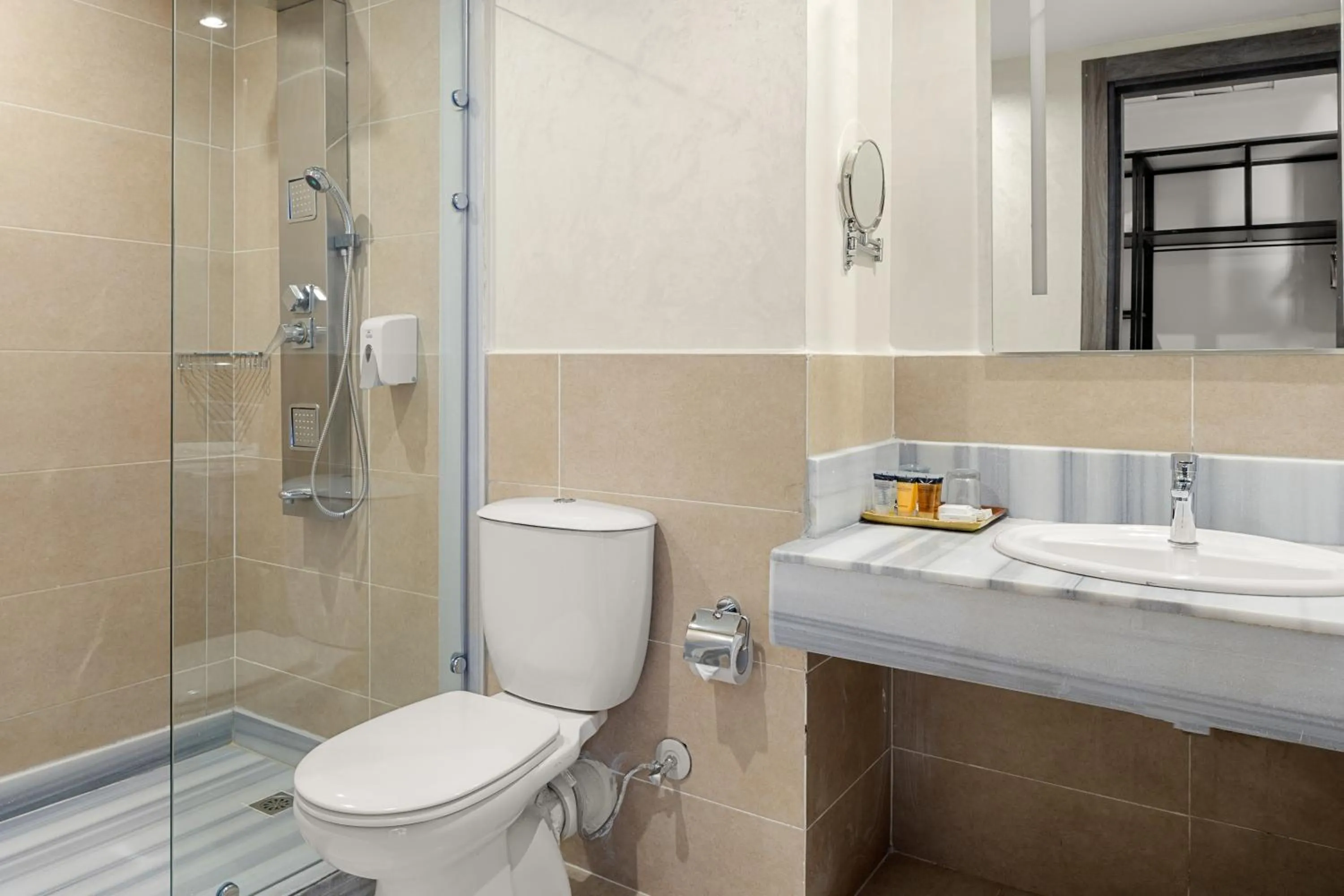 Shower in Pickalbatros Palace - Aqua Park Hurghada