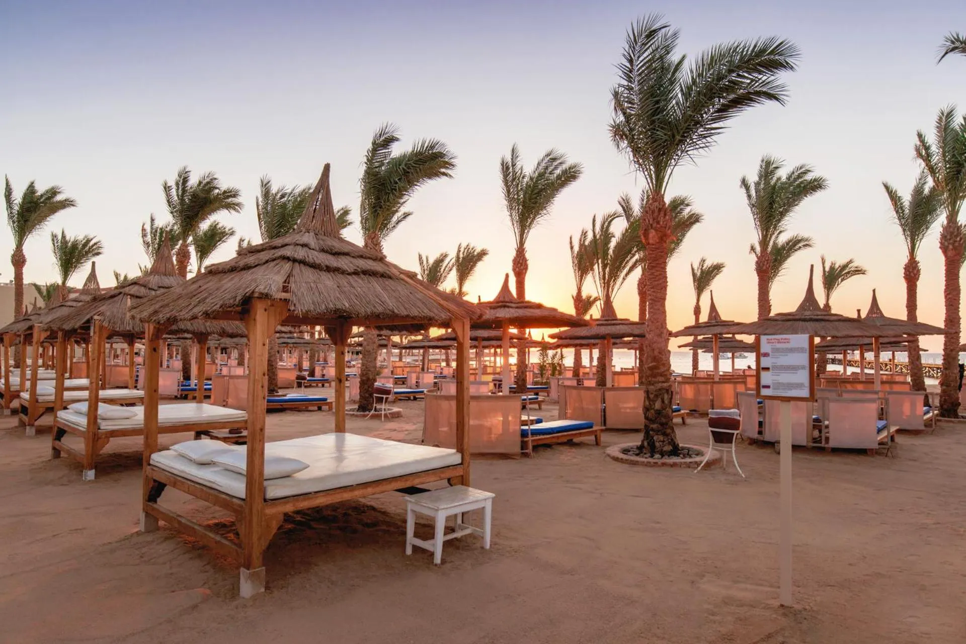 Beach in Pickalbatros Palace - Aqua Park Hurghada