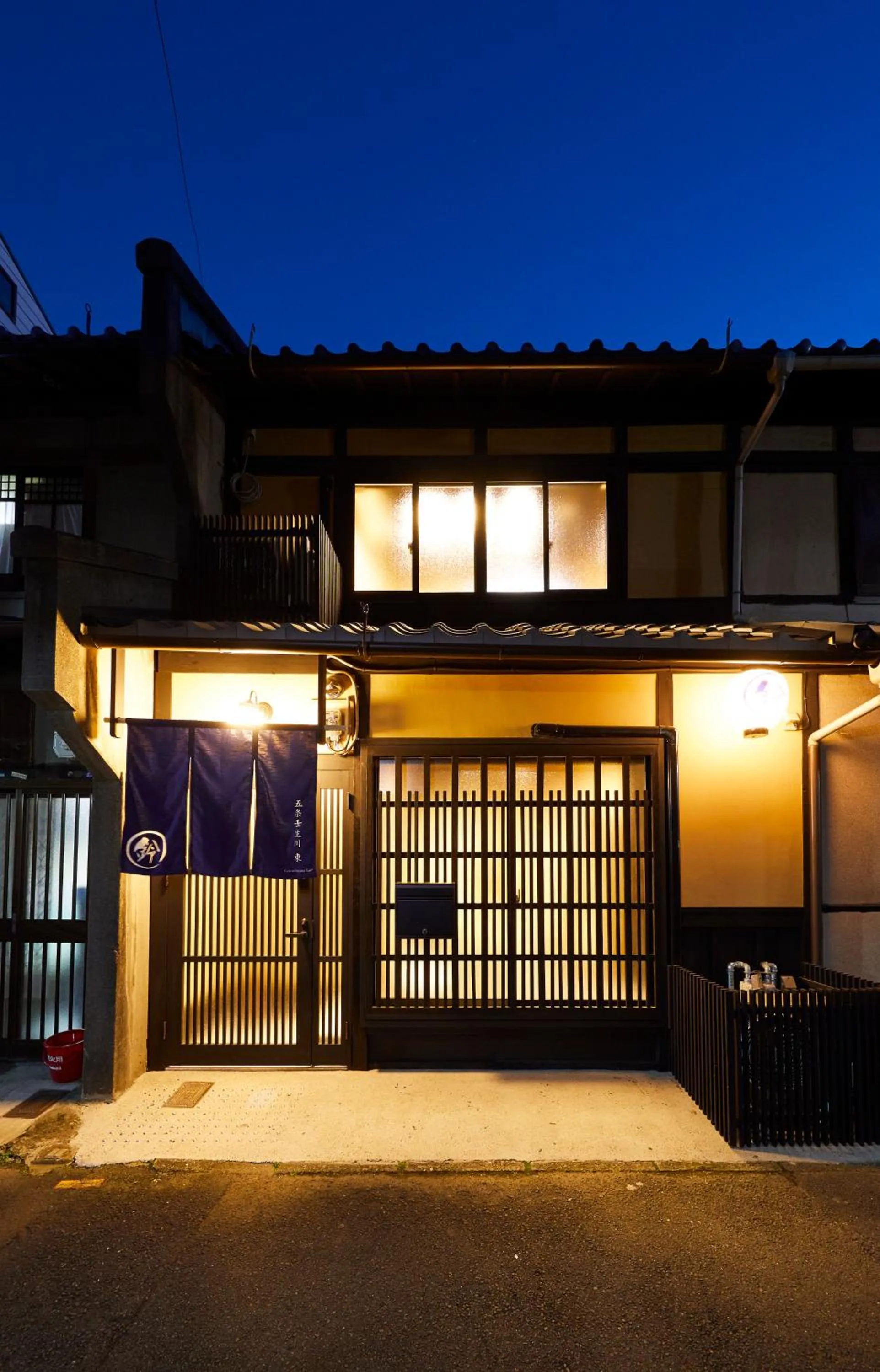 Facade/entrance in Rinn Gojomibugawa East