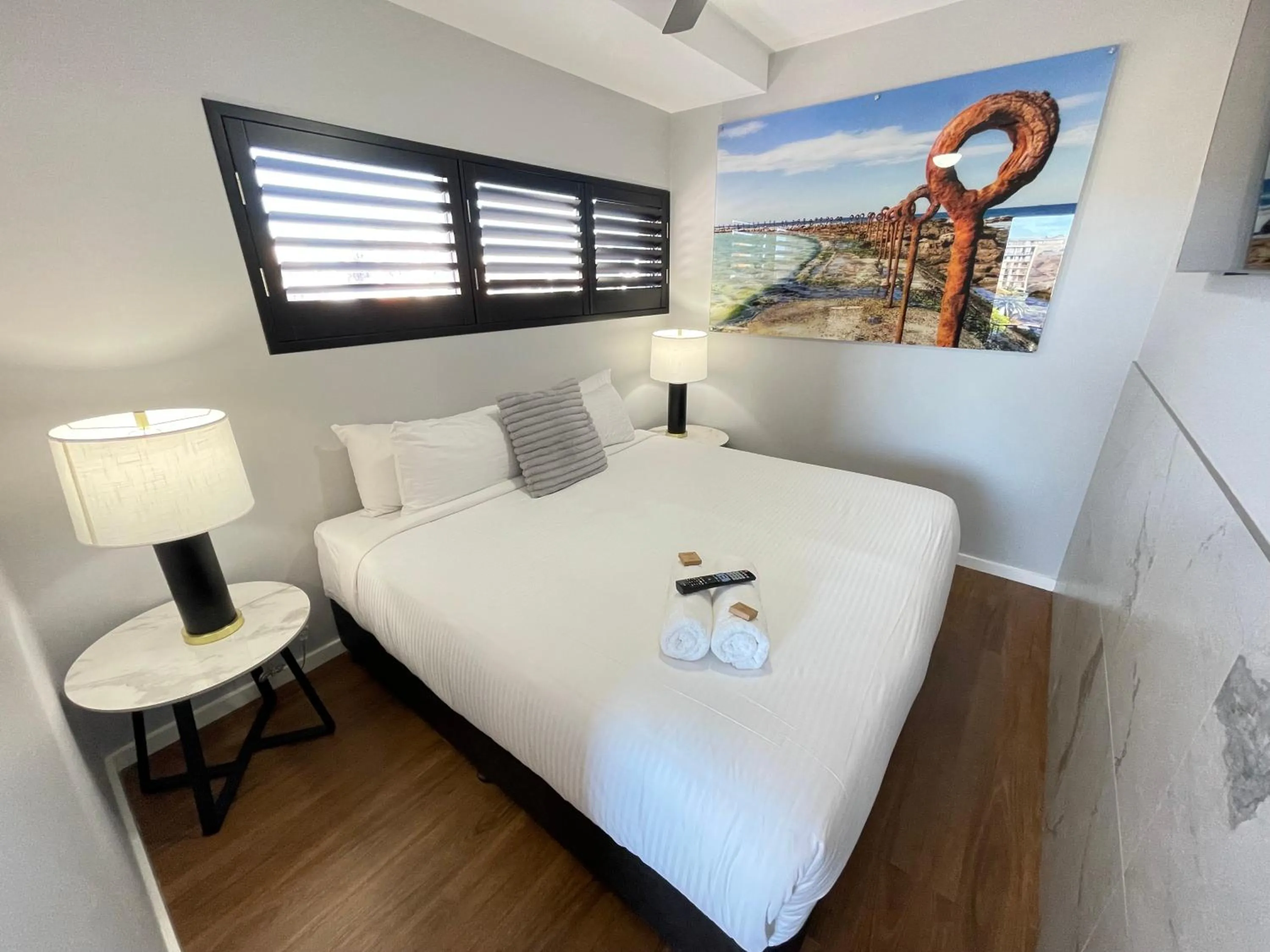 Bed in Honeysuckle Executive Apartments