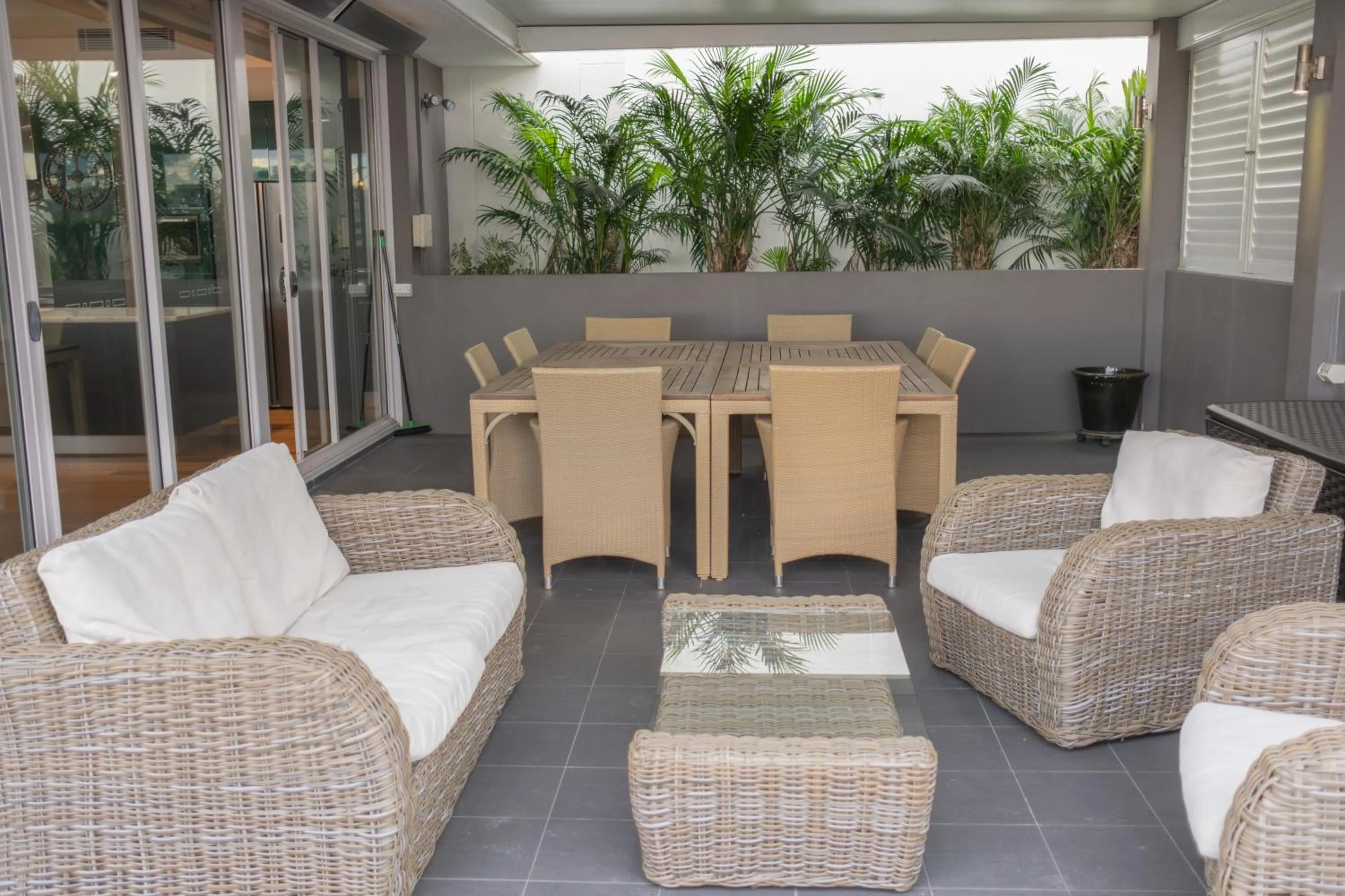 Honeysuckle Executive Apartments