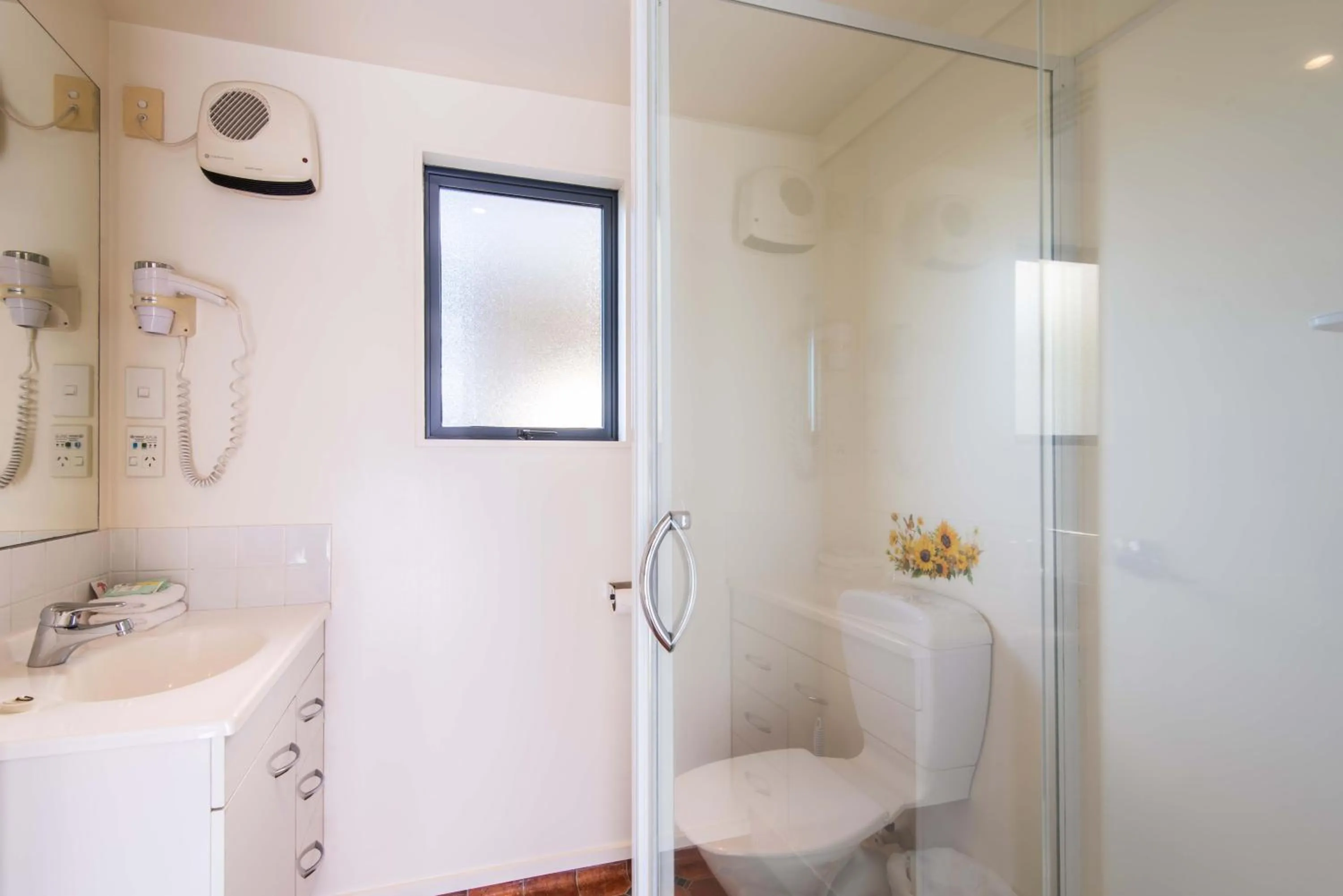 Shower in 298 Westside Motor Lodge