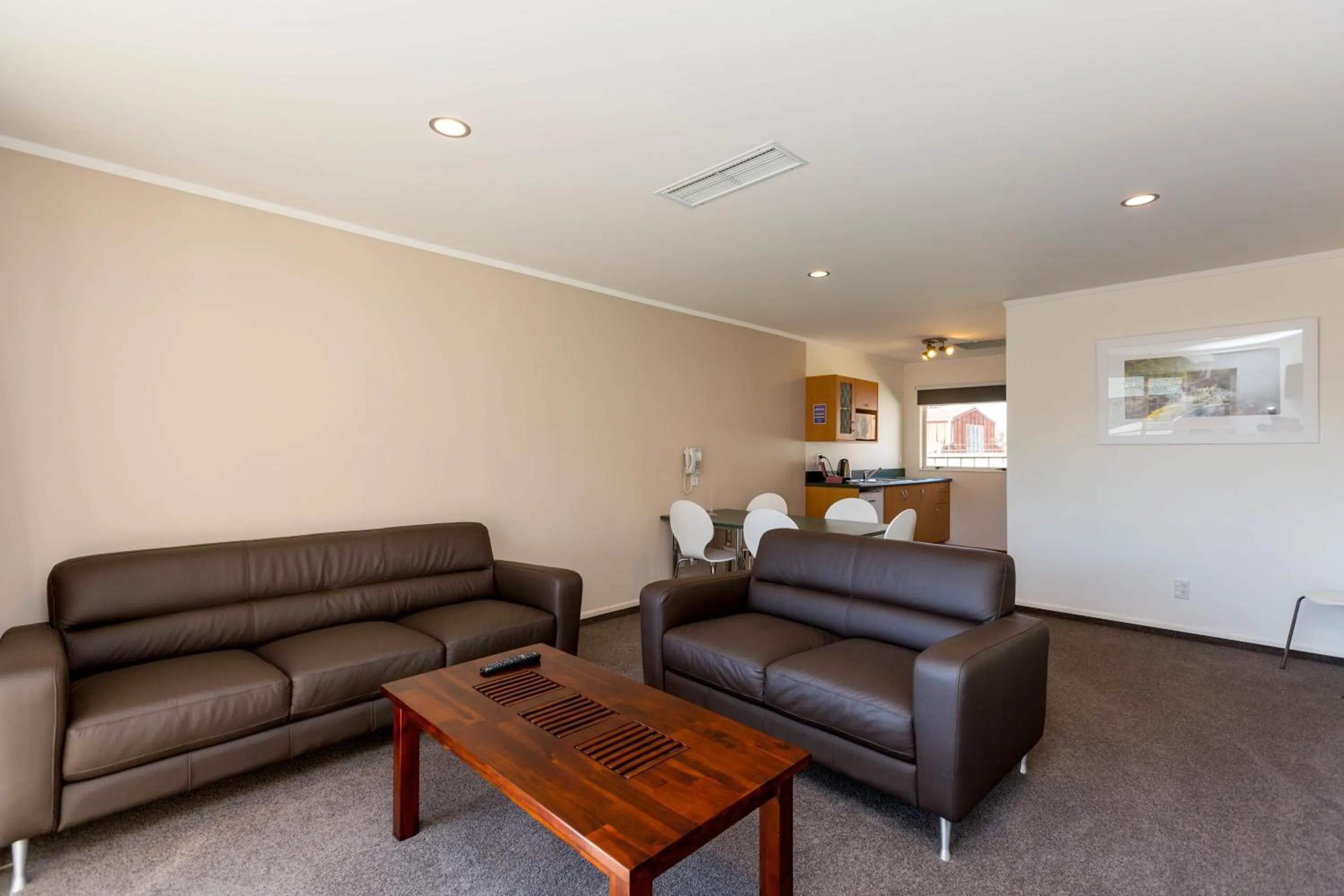 Living room in Aspen Court Motel Taihape