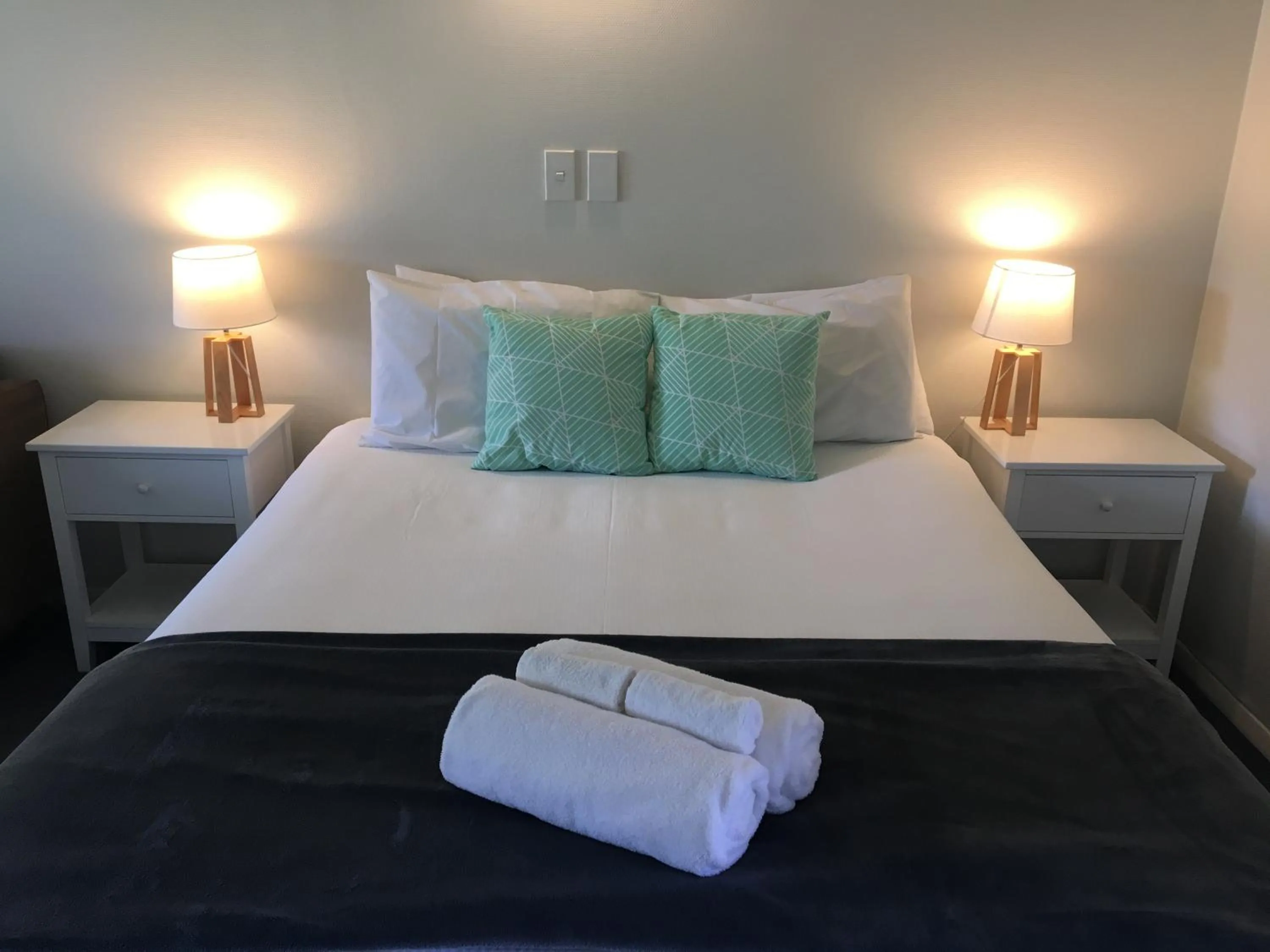 Bed in Fairway Motel & Apartments