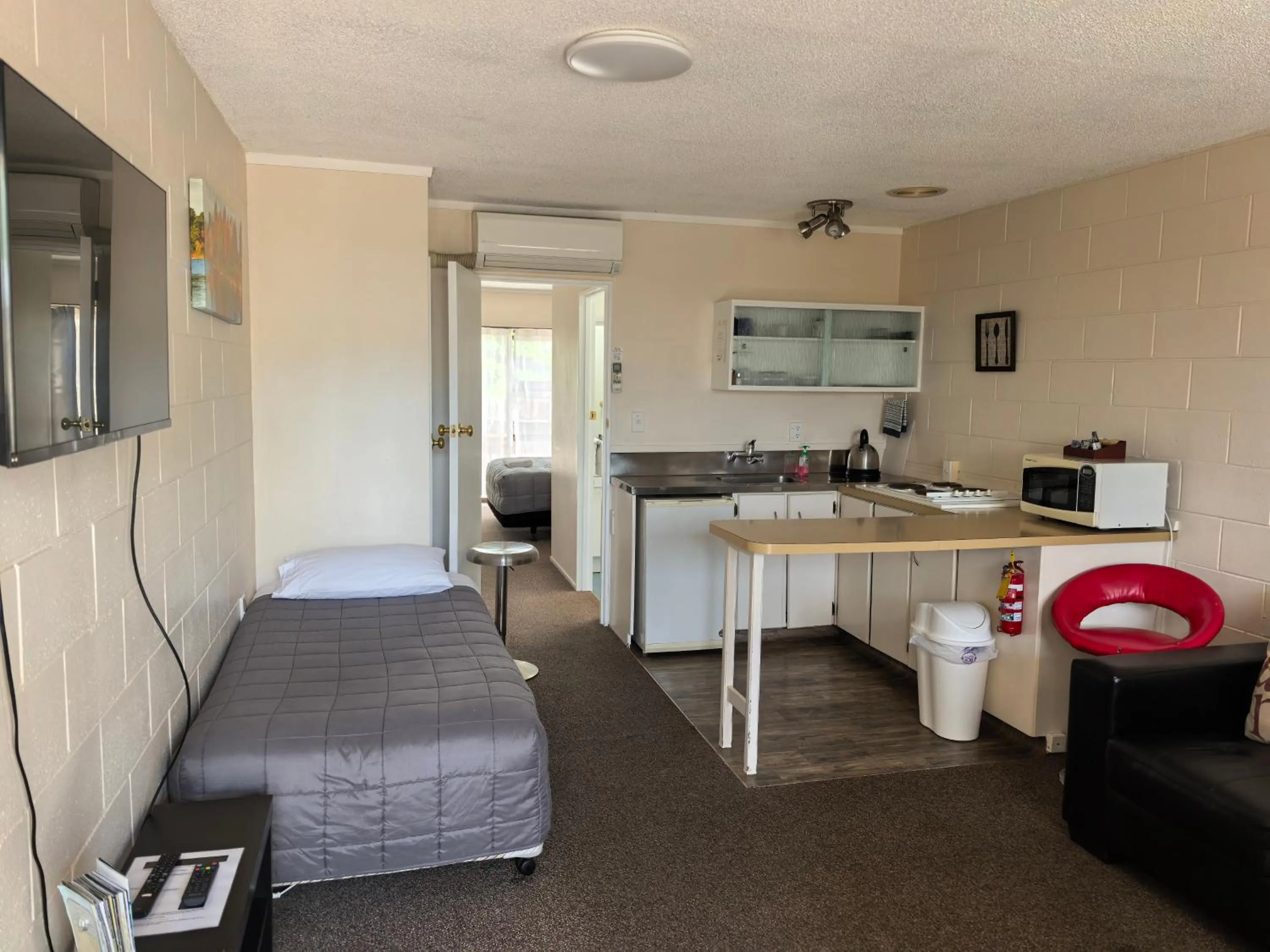 kitchen in Judges Pool Motel Turangi