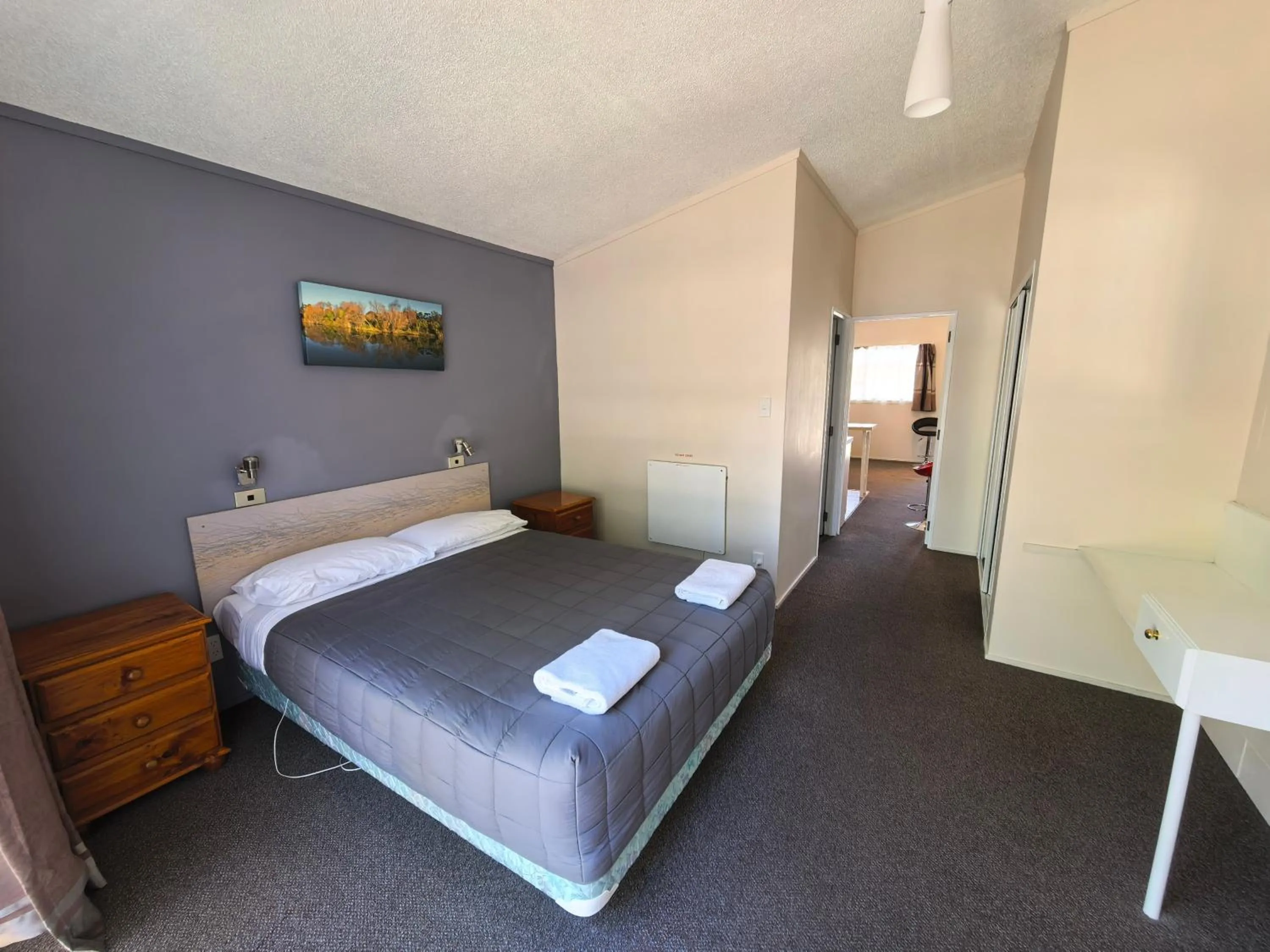 Bedroom, Bed in Judges Pool Motel Turangi