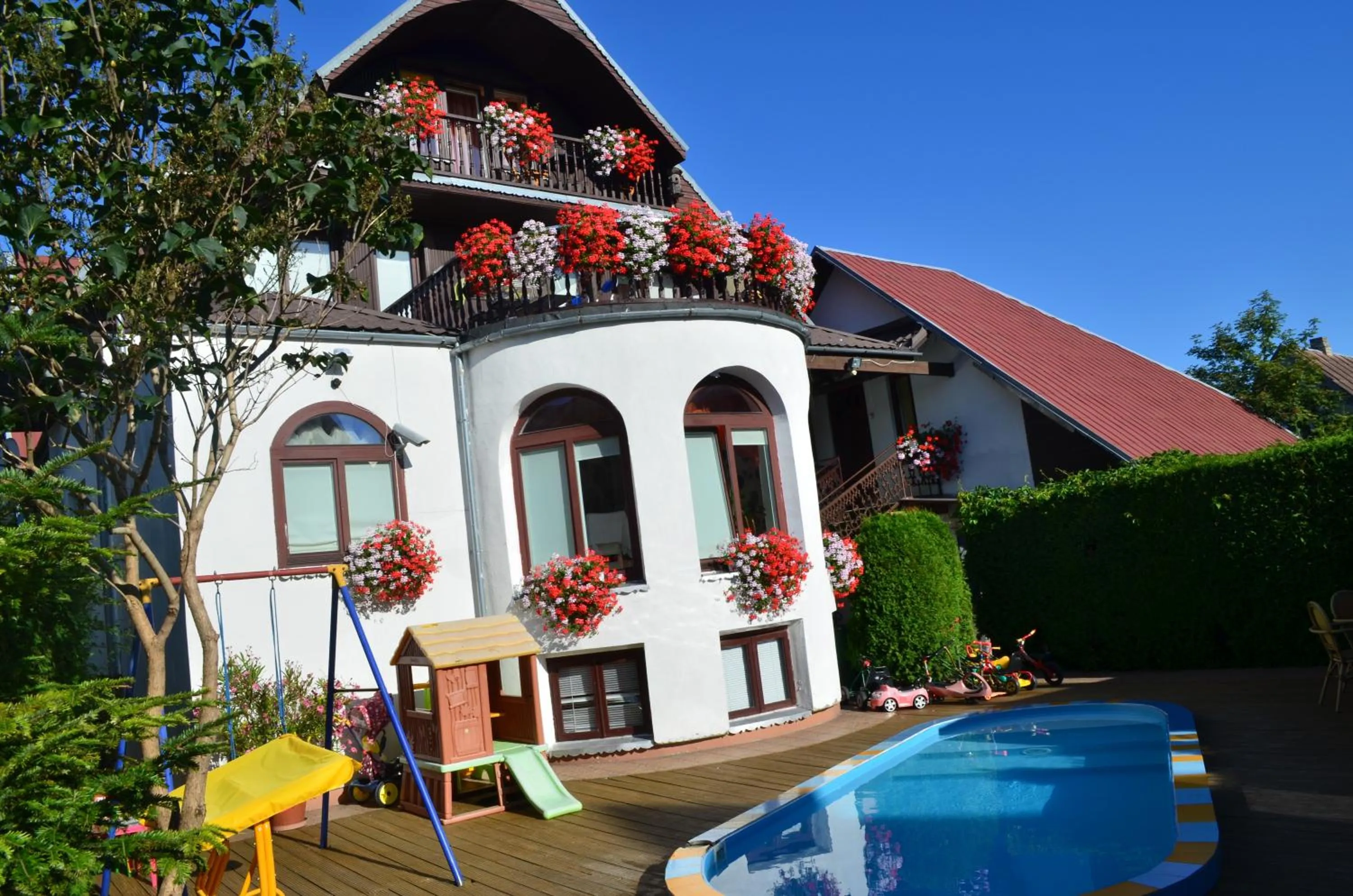 Property building in Po Kastonu & SPA