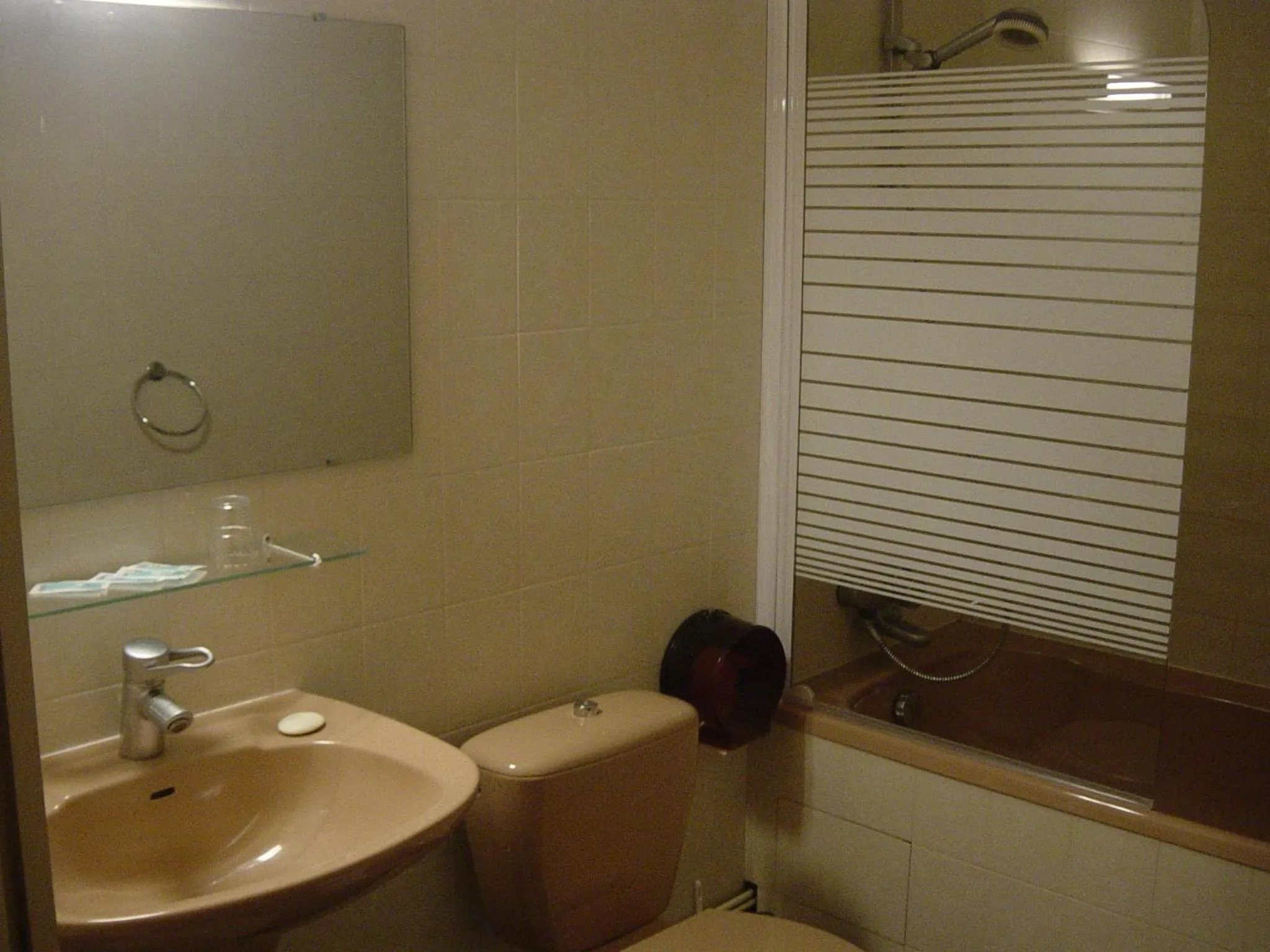 Bathroom in ADONIS CHAMBRES D'HOTES