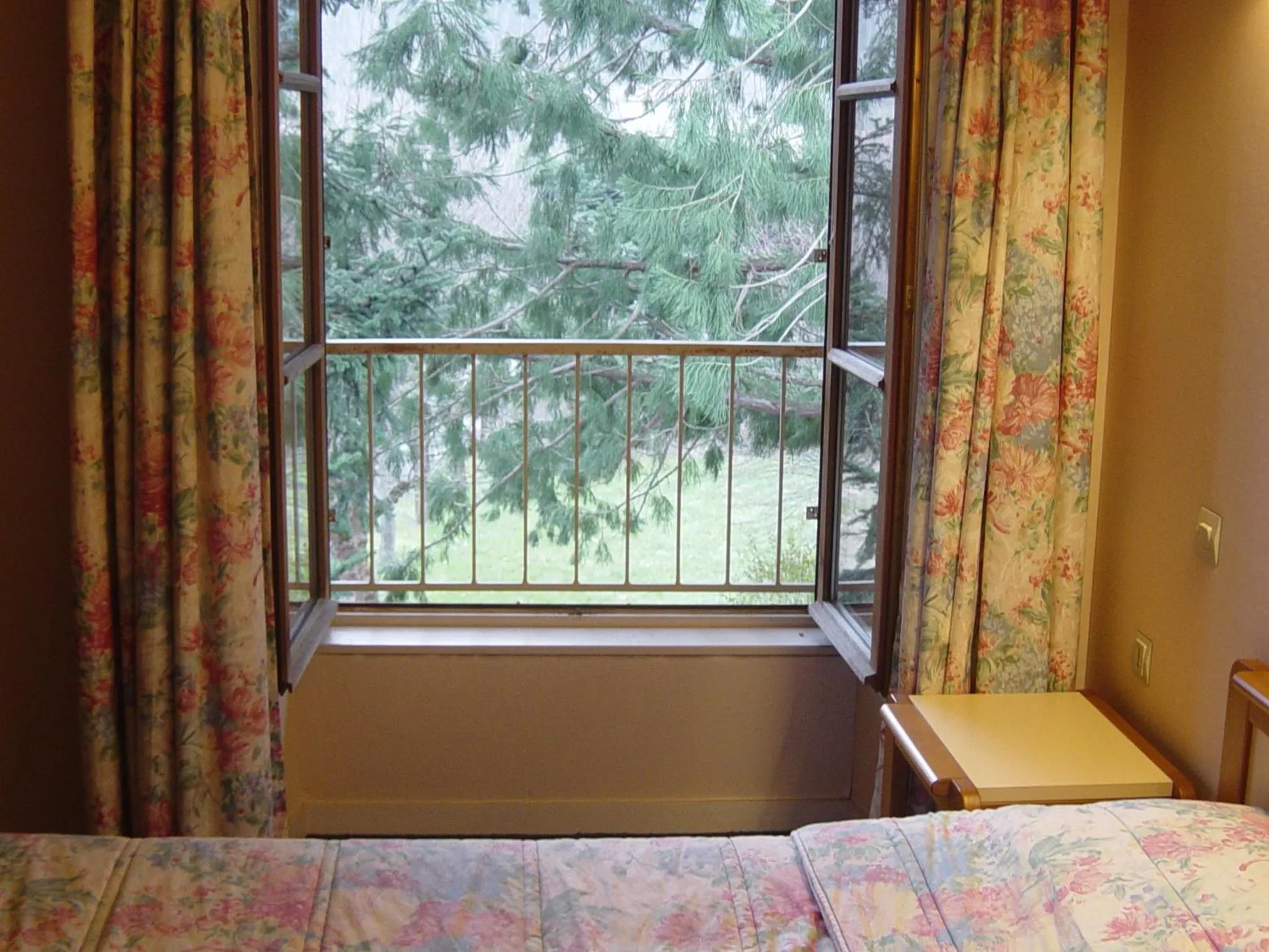 Bedroom in ADONIS CHAMBRES D'HOTES