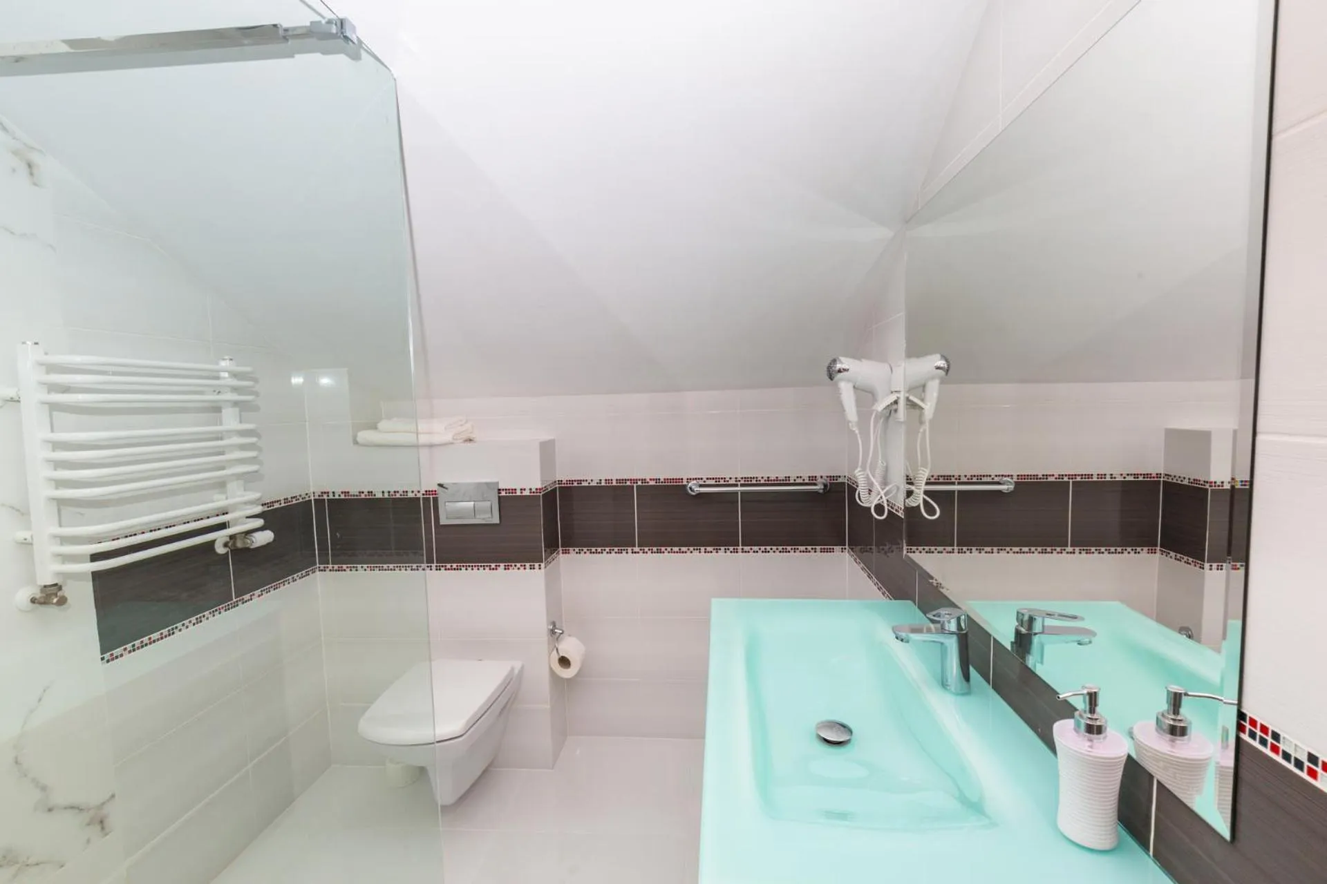 Toilet in Hotel Vela