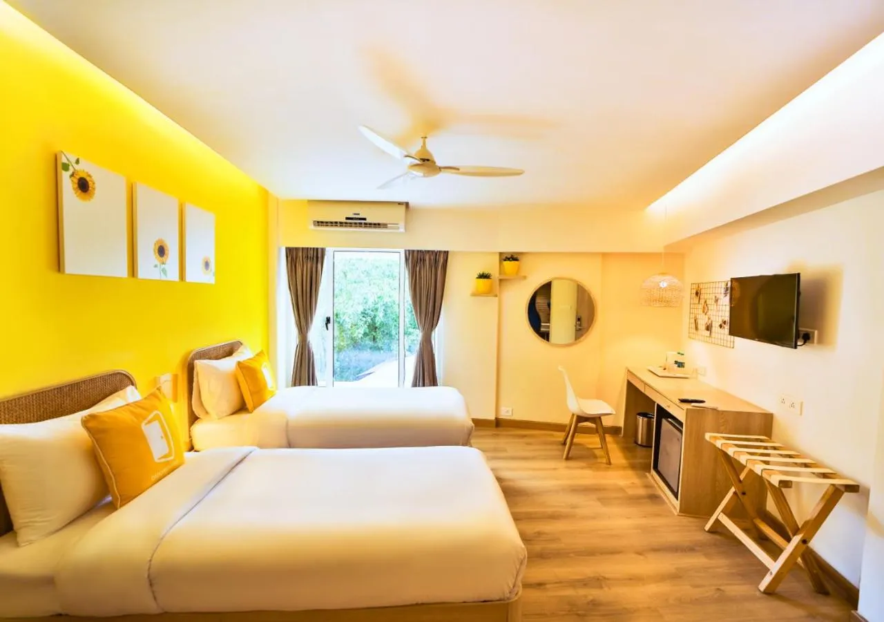 Bedroom, Bed in Bloom Hotel - Juhu