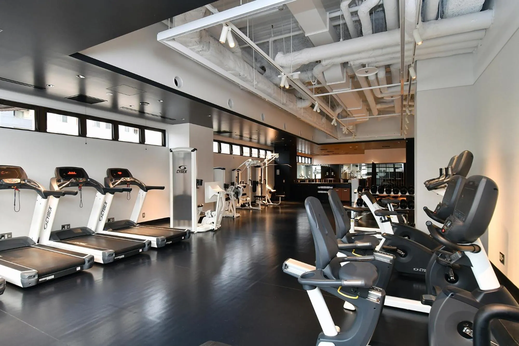 Fitness centre/facilities in Royal Park Hotel