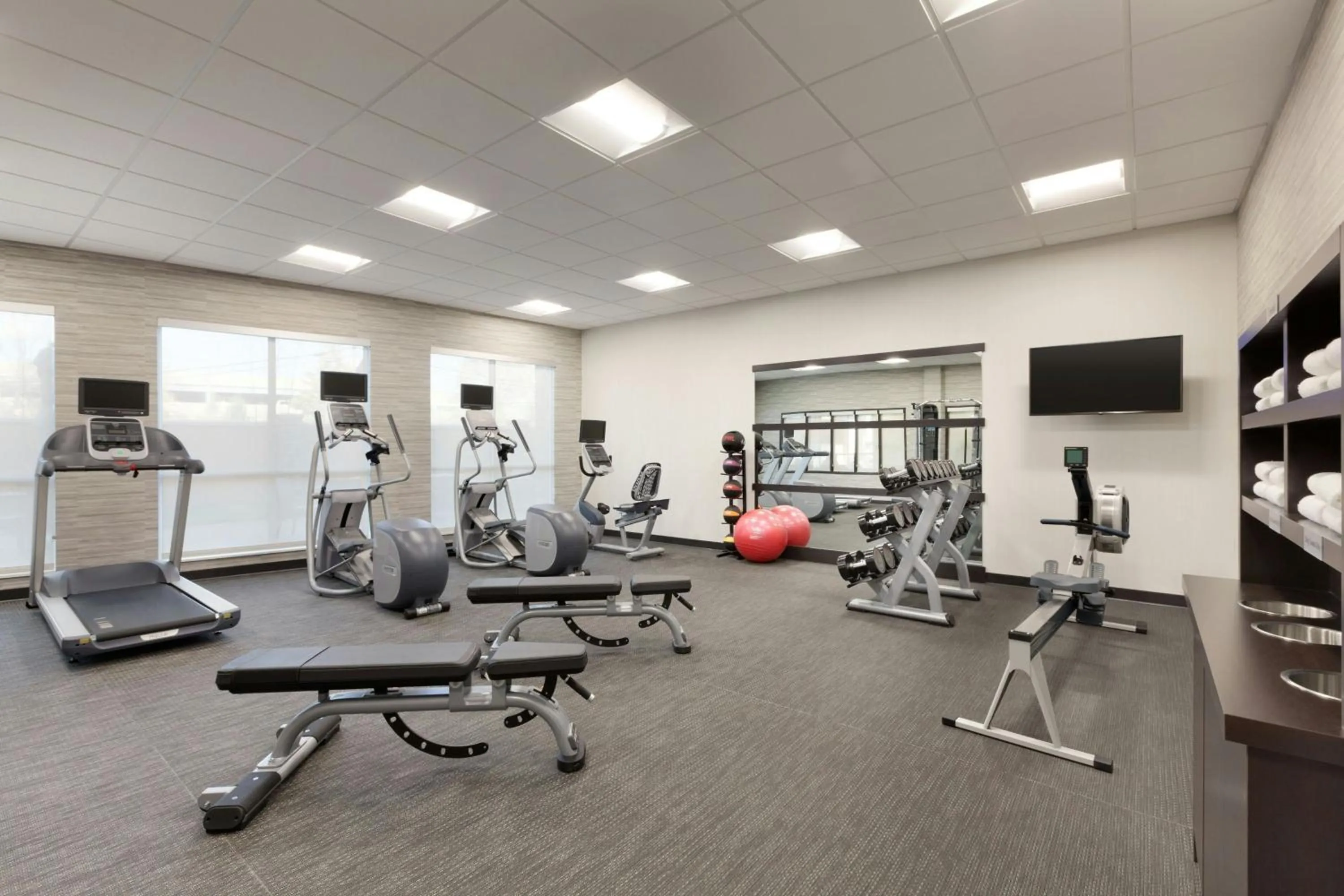 Fitness centre/facilities in Courtyard by Marriott Boston Dedham/Westwood
