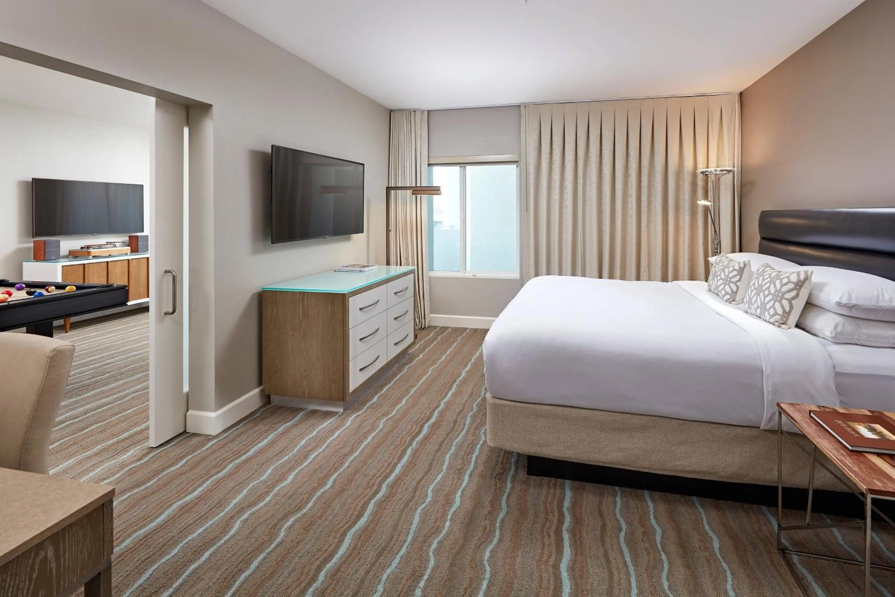 Bedroom, Bed in HOTEL PASEO, Autograph Collection