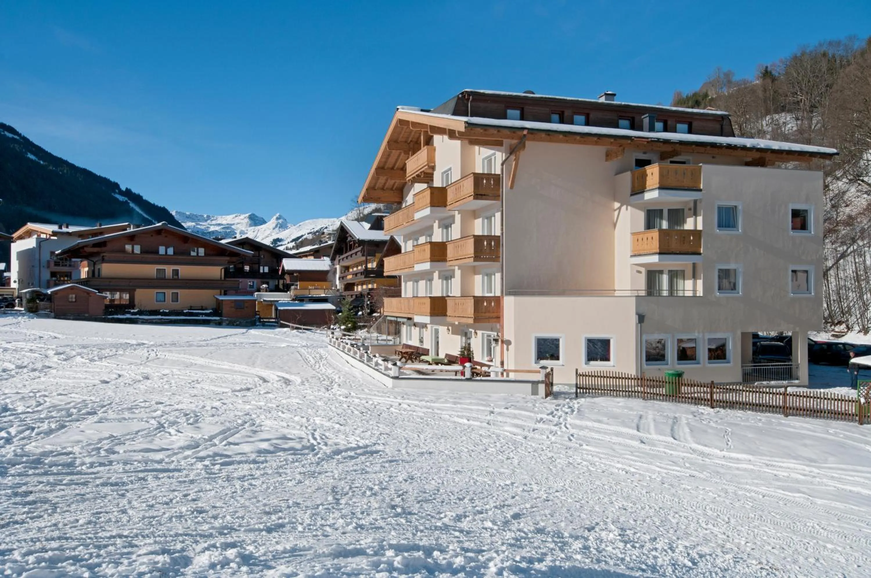 Facade/entrance in Hotel Schachner