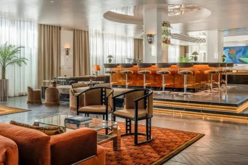 Roomers Munich, Autograph Collection