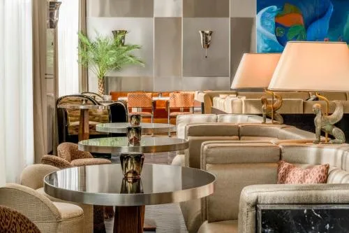 Roomers Munich, Autograph Collection