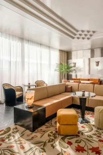 Roomers Munich, Autograph Collection