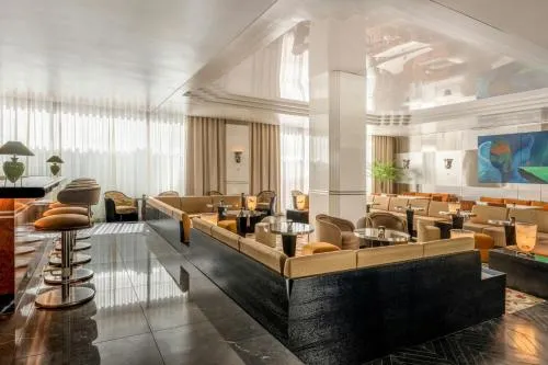 Roomers Munich, Autograph Collection