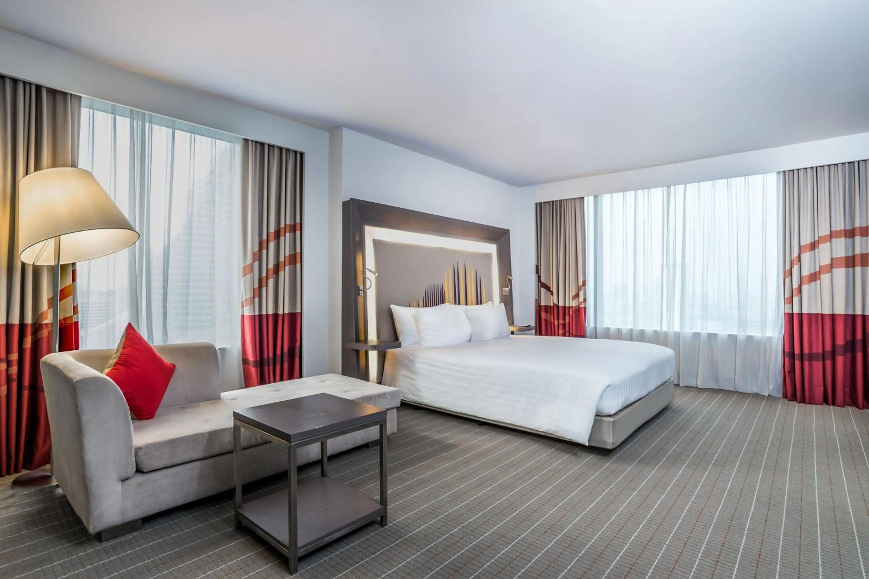 Bedroom, Bed in Four Points by Sheraton Bangkok Ploenchit Sukhumvit